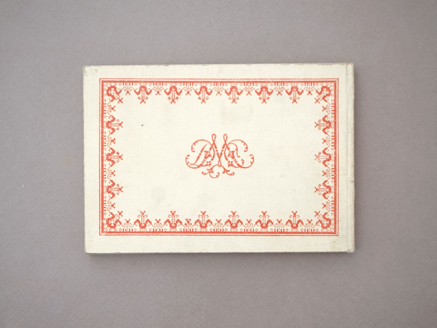 画像2: アンティーク DMC 刺繍図案帳 ALPHABET DE LA BRODEUSE - BIBLIOTHEQUE D.M.C - (2)