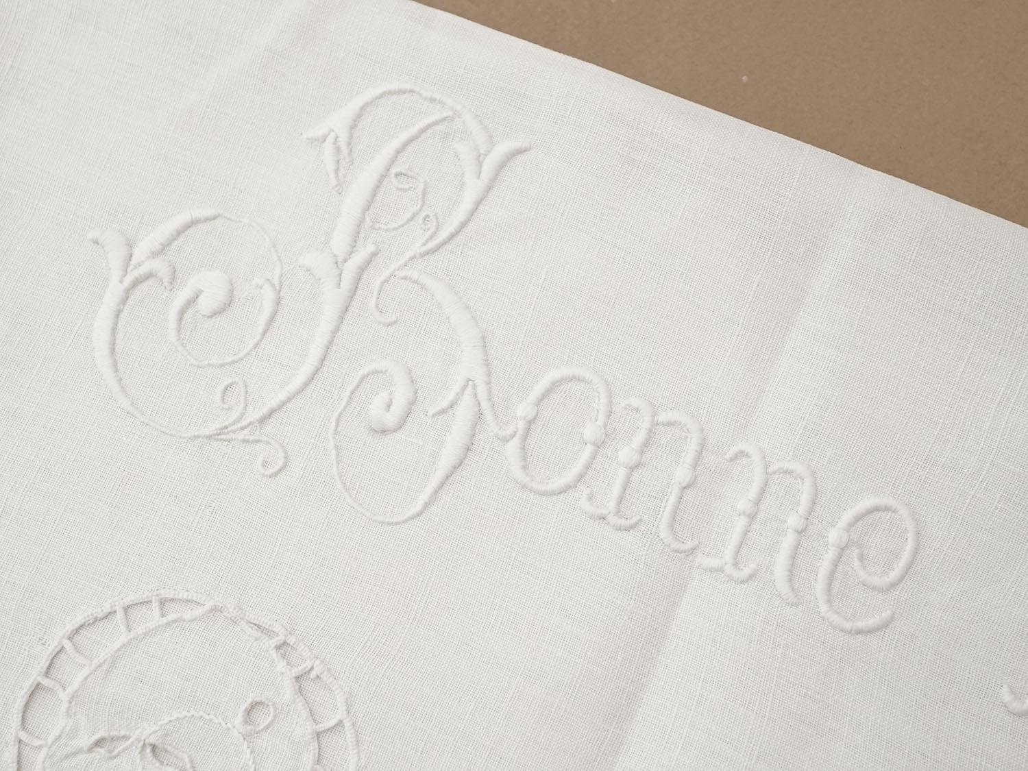 画像4: アンティーク パジャマケース BONNE NUIT 手刺繍 ホワイトワーク (4)