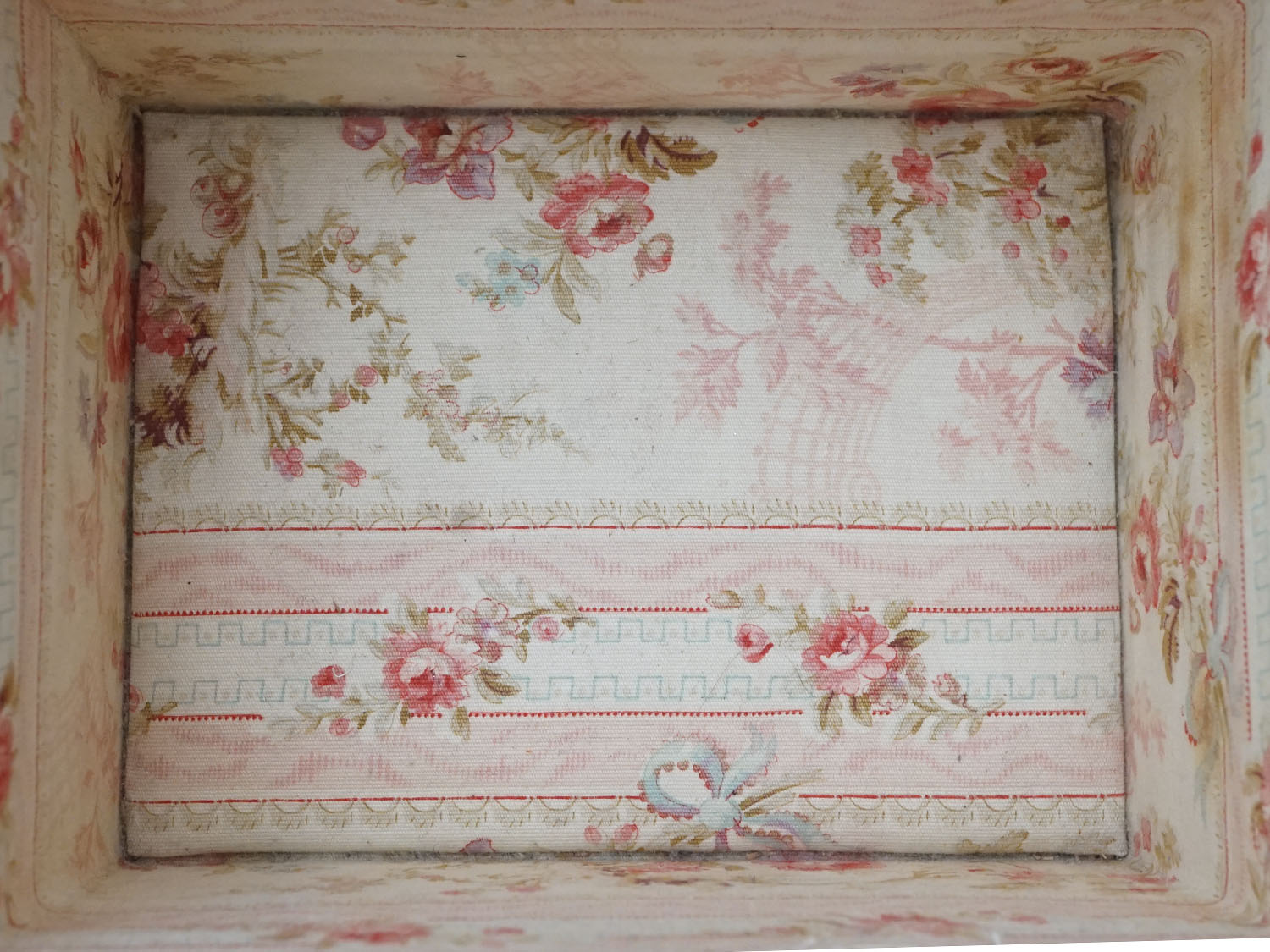 画像9: *蚤の市*アンティーク 薔薇模様&水色のリボン カルトナージュボックス  (9)