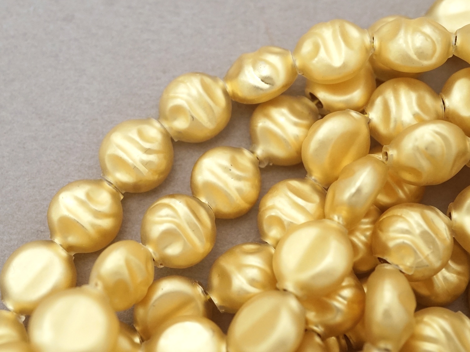 画像3: アンティーク スフレビーズ バロック ゴールド 9mm 約140ピース 吹きガラス製 ビーズ (3)