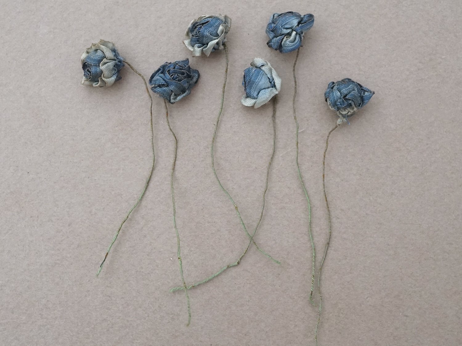 画像3: アンティーク シルク製 ロココモチーフ 6点セット 未使用 スモーキーブルー (3)