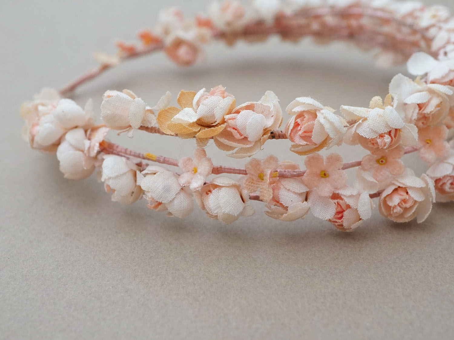 画像7: アンティーク ティアラ パウダーピンクの小さな薔薇&勿忘草 花冠 (7)