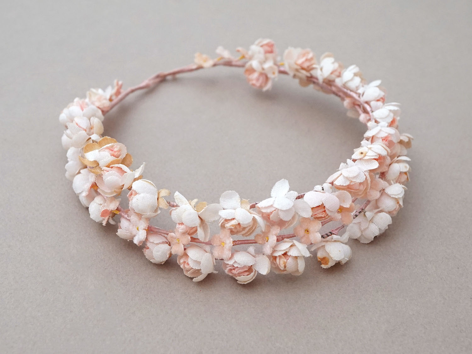 画像2: アンティーク ティアラ パウダーピンクの小さな薔薇&勿忘草 花冠 (2)