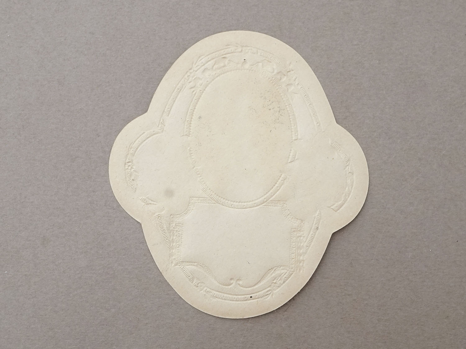 画像3: アンティーク パフュームラベル 薔薇とリボンのメダイヨン EAU DE COLOGNE VIEILLE FRANCE - LORENZY PALANCA PARIS - (3)