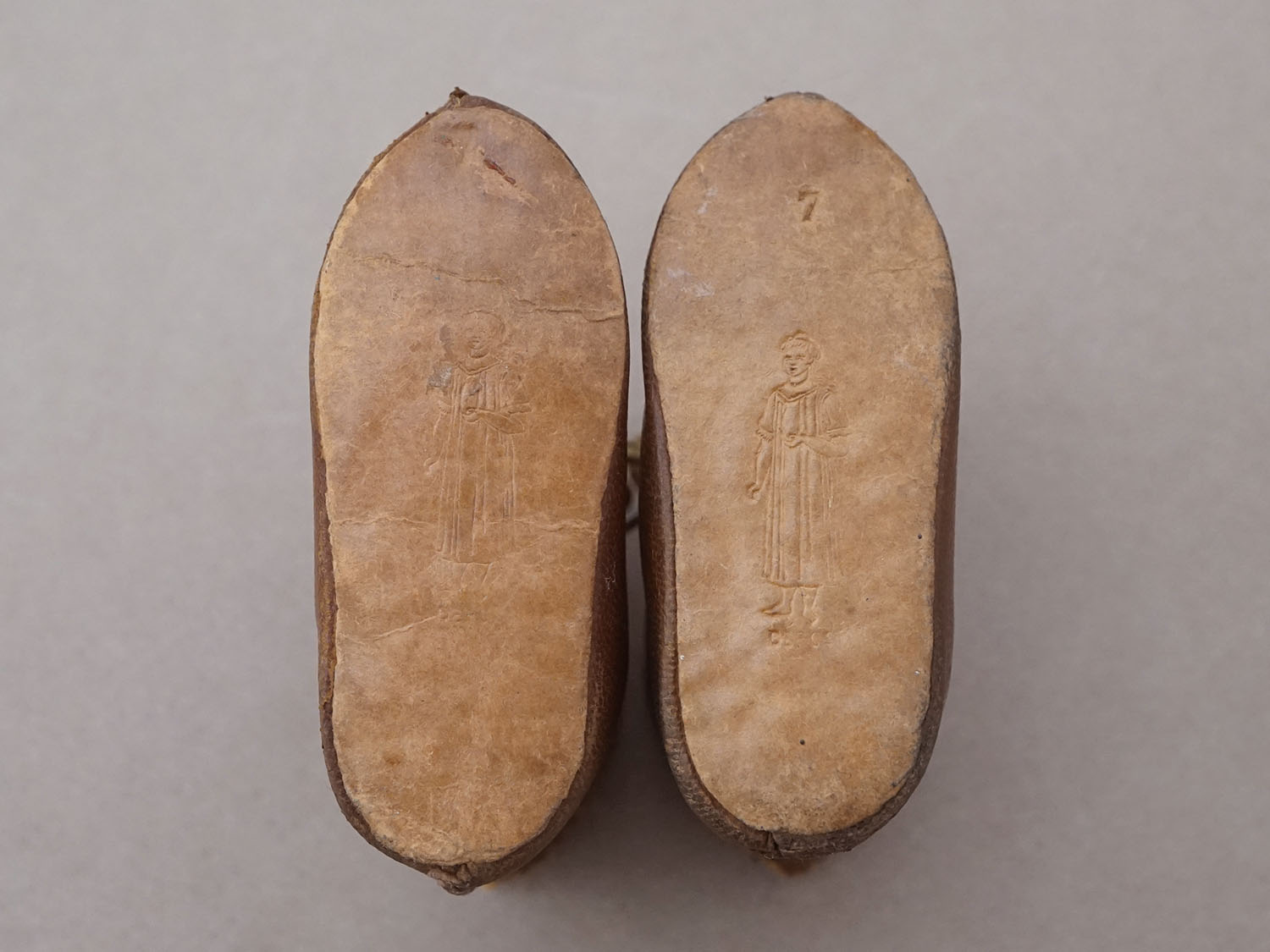 画像7: 19世紀末 アンティーク ALART ドールシューズ レザー ダークブラウン (7) 約6.6×2.7cm  (7)