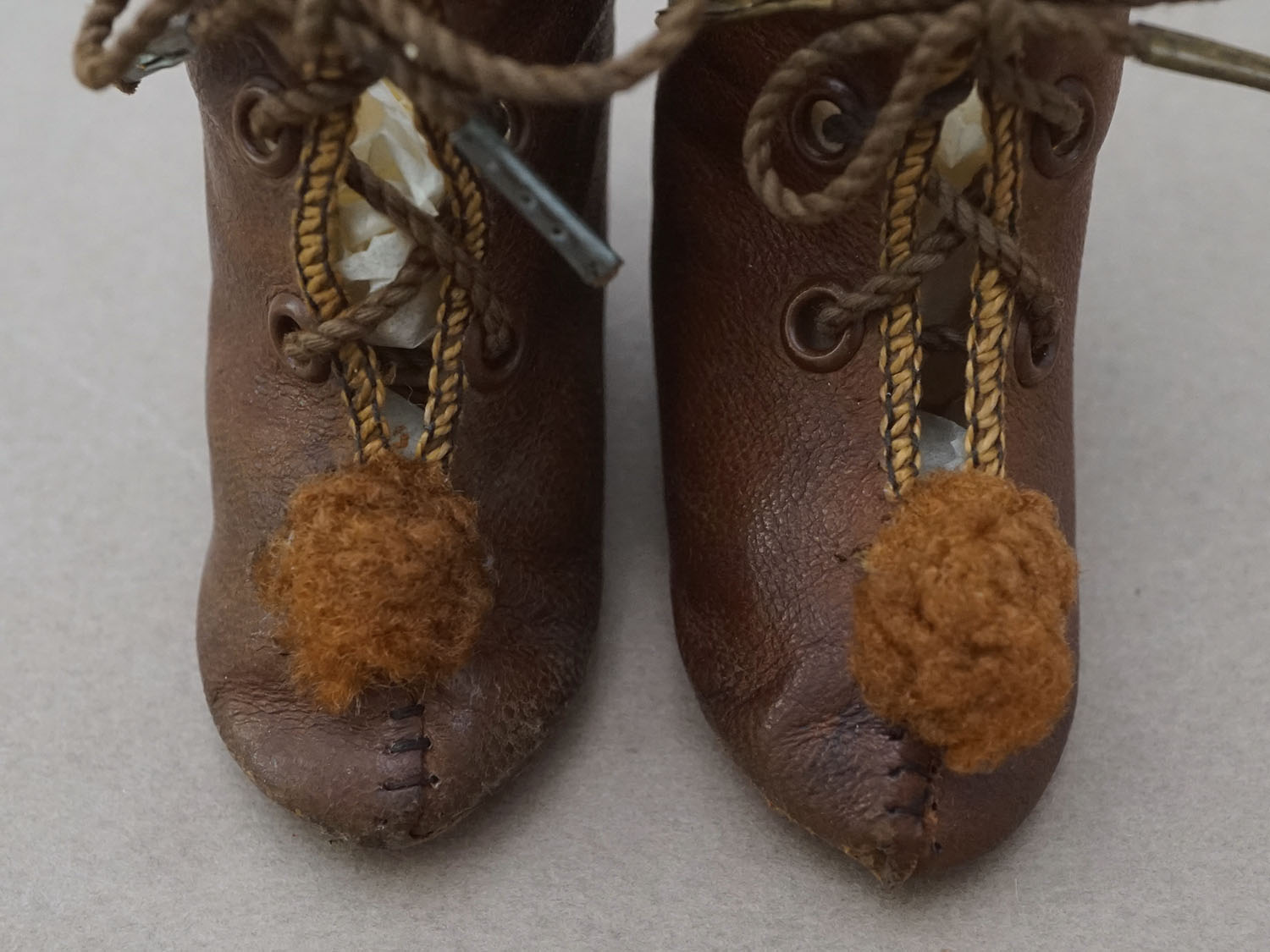 画像2: 19世紀末 アンティーク ALART ドールシューズ レザー ダークブラウン (7) 約6.6×2.7cm  (2)