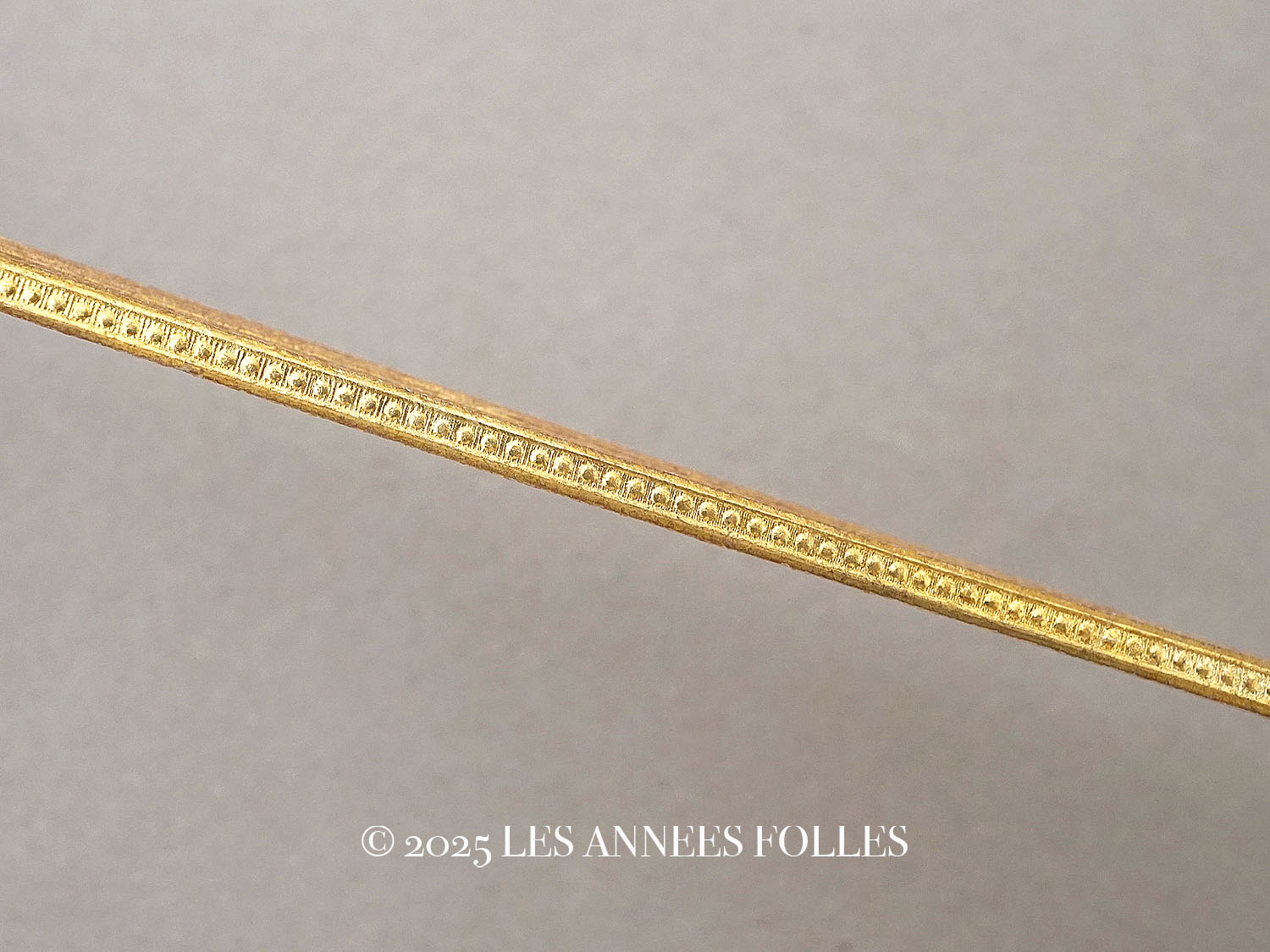 画像1: 19世紀末 未使用 アンティーク 縁取り レースペーパー 製箱用 幅2.5mm 長さ53cm 12ピースのセット (1)