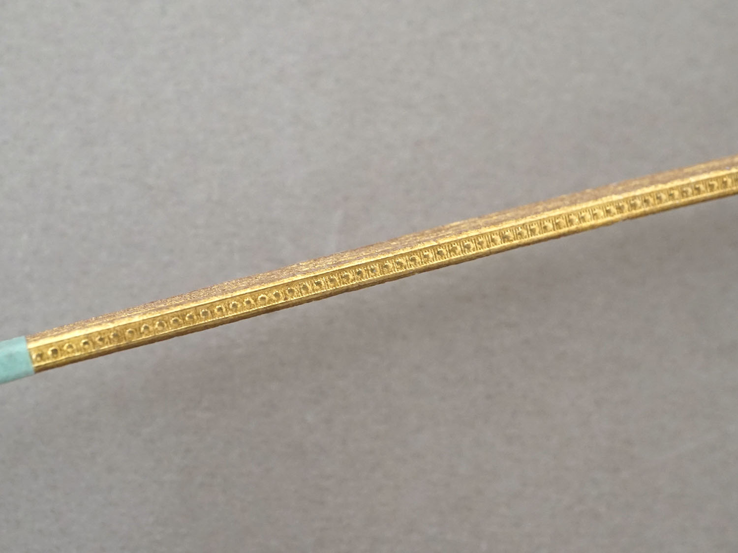 画像2: 19世紀末 未使用 アンティーク 縁取り レースペーパー 製箱用 幅2.5mm 長さ53cm 12ピースのセット (2)