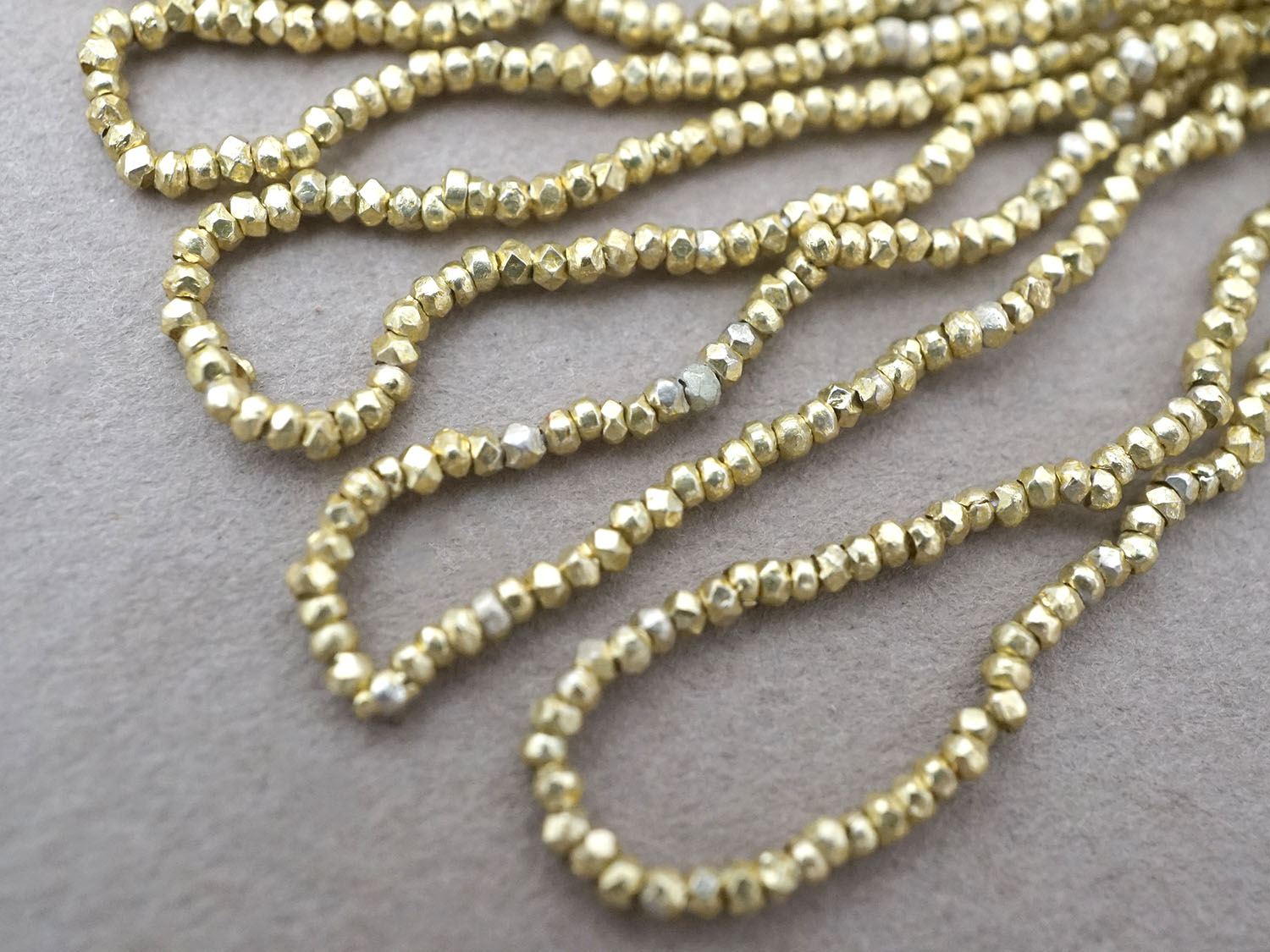 画像4: 【セール対象外】【クーポン対象外】アンティーク カット入り メタルビーズ シャンパンゴールド メタル製 ビーズ A.M. 5 (4)