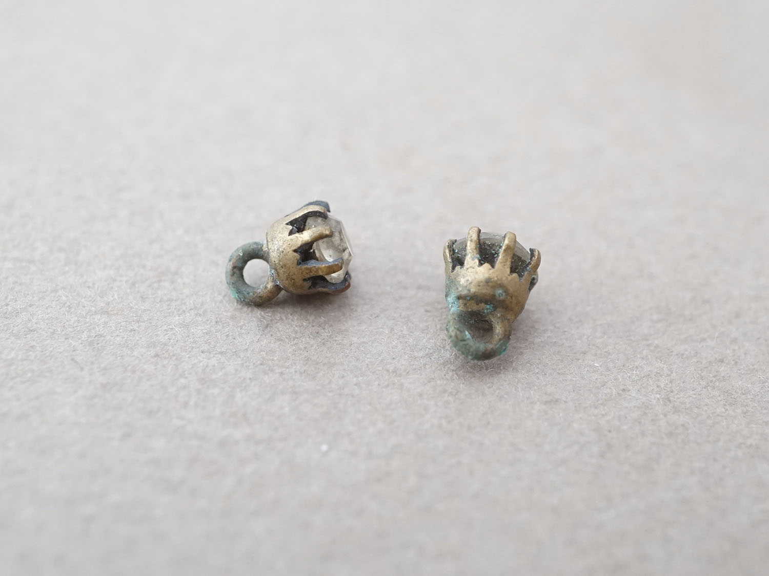 画像3: アンティーク 極小 4.5mm カットガラスのボタン ピース売り (3)