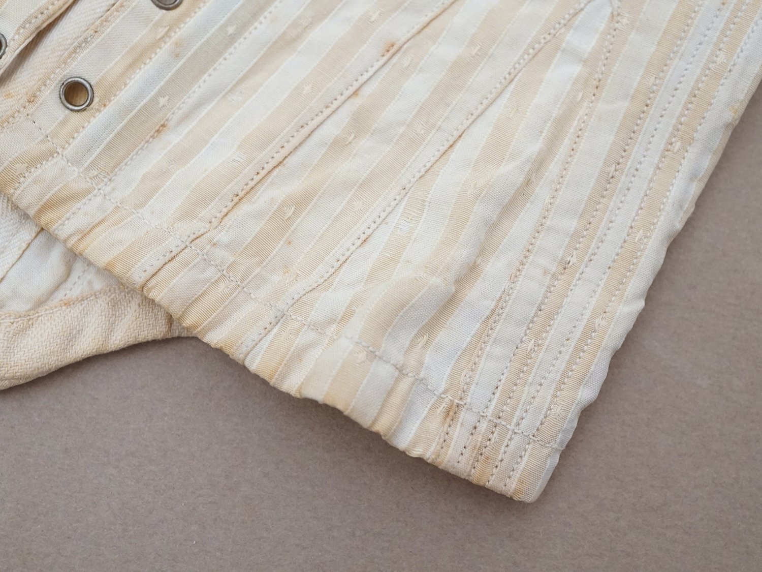 画像4: アンティーク シルク製 ドール用 コルセット ピンクベージュ LA MARQUE P.D. (4)