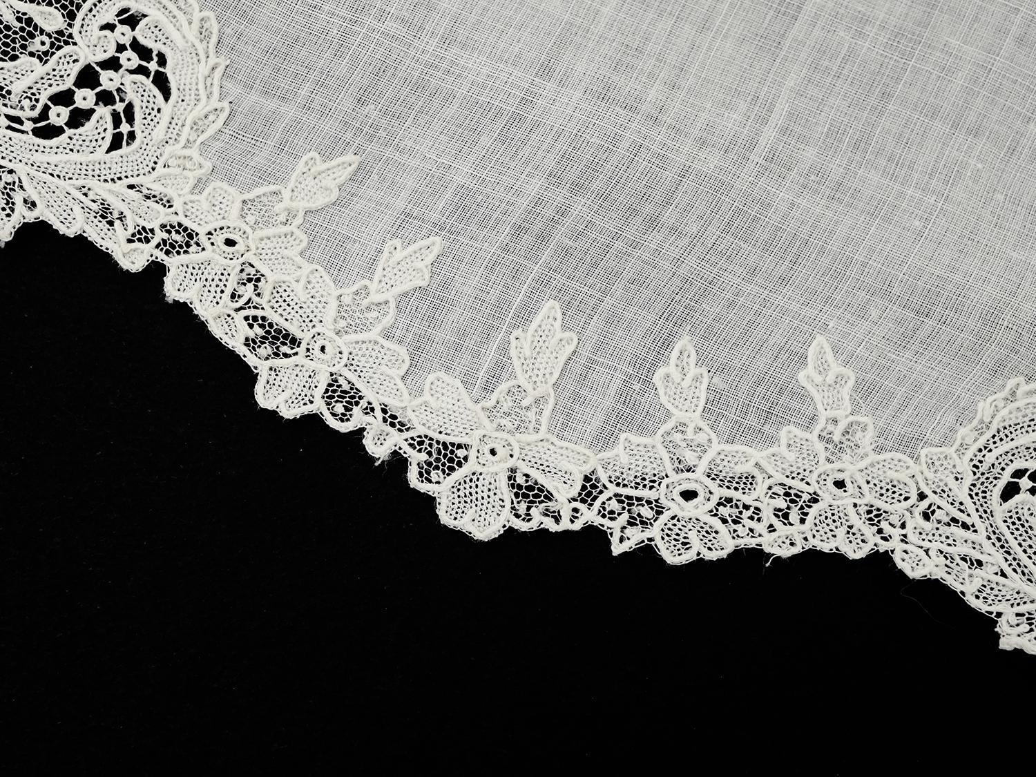 画像9: 【セール対象外】【クーポン対象外】19世紀 アンティーク ポワンドガーズ 結婚式のハンカチ【 ポワン・ド・ガーズ 】 (9)