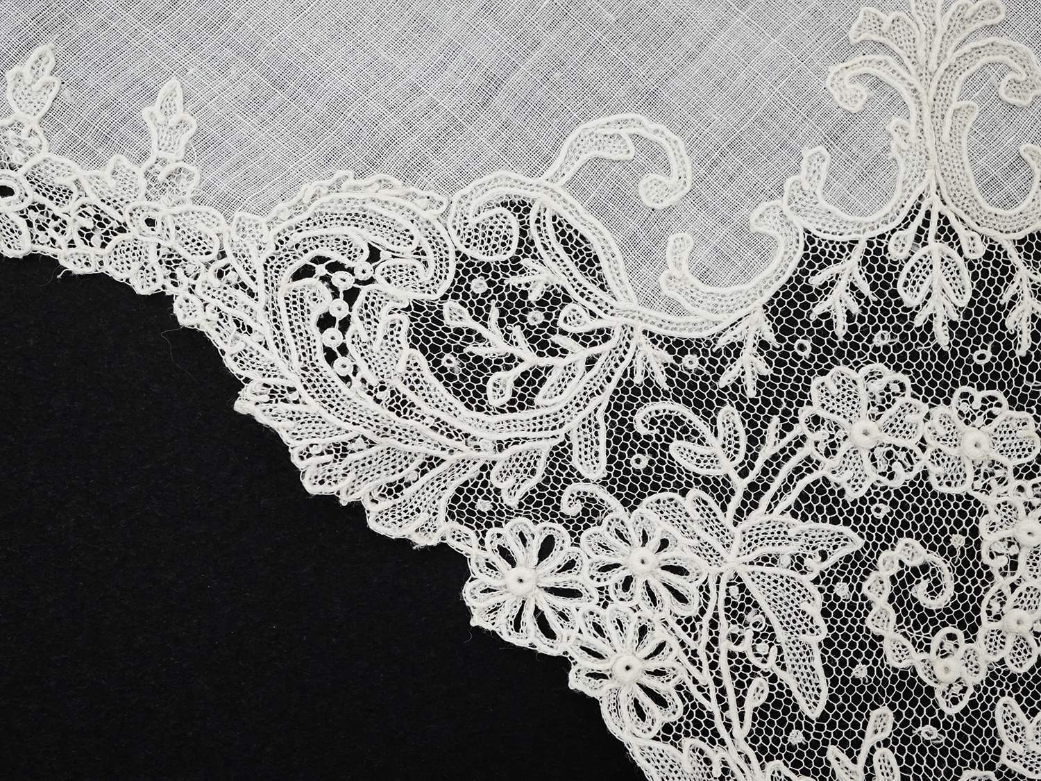 画像8: 【セール対象外】【クーポン対象外】19世紀 アンティーク ポワンドガーズ 結婚式のハンカチ【 ポワン・ド・ガーズ 】 (8)