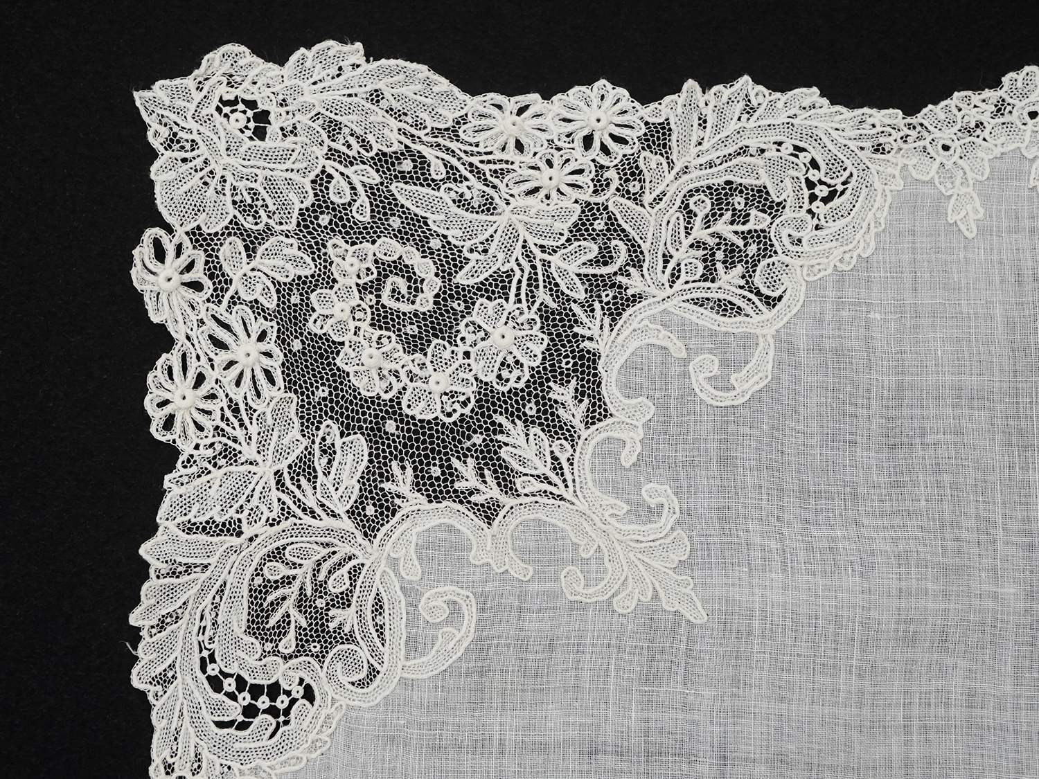 画像10: 【セール対象外】【クーポン対象外】19世紀 アンティーク ポワンドガーズ 結婚式のハンカチ【 ポワン・ド・ガーズ 】 (10)