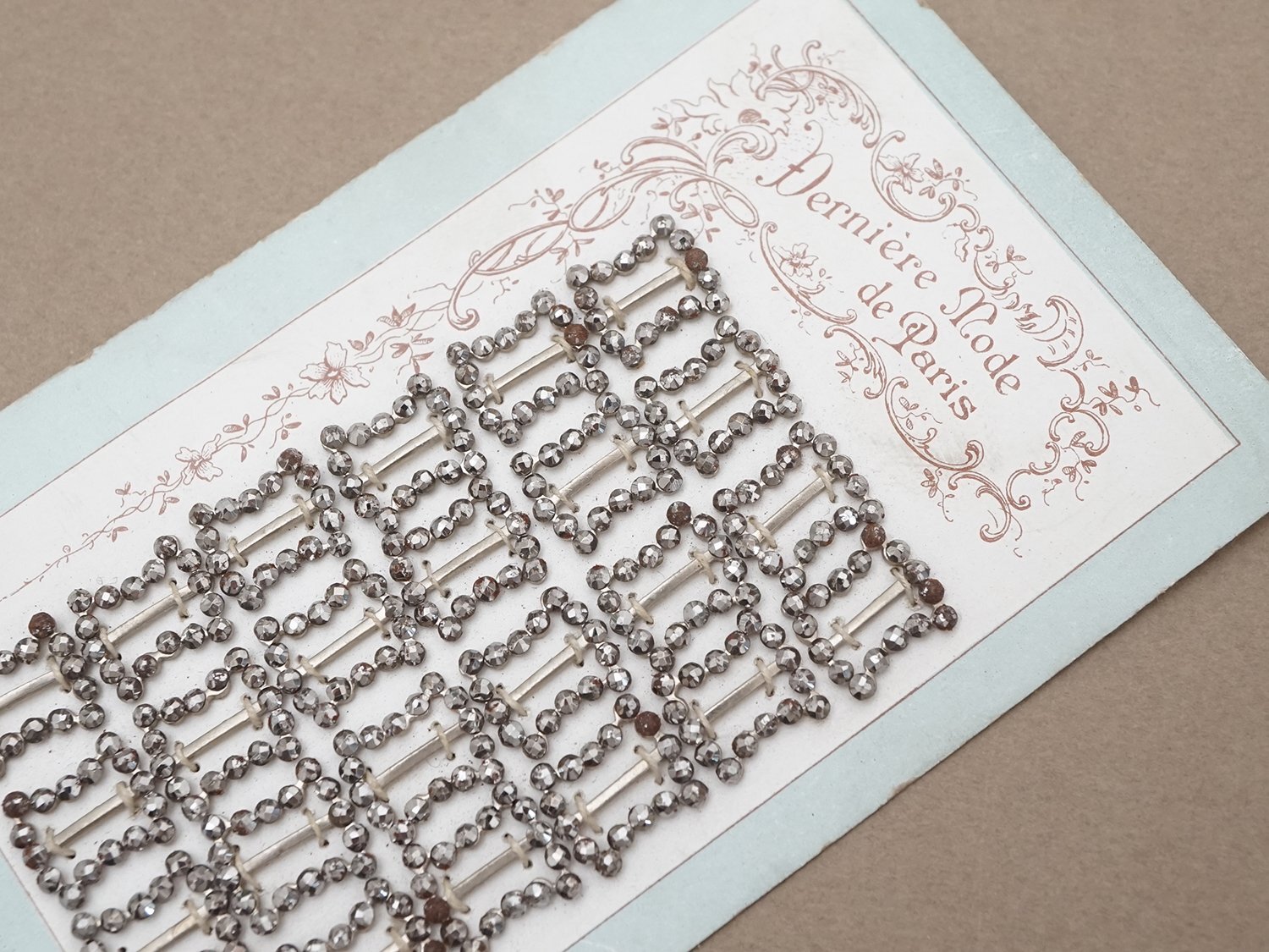 画像4: アンティーク スチール製 とても小さなバックル 24点セット1.25×1.1cm ドール用  (4)