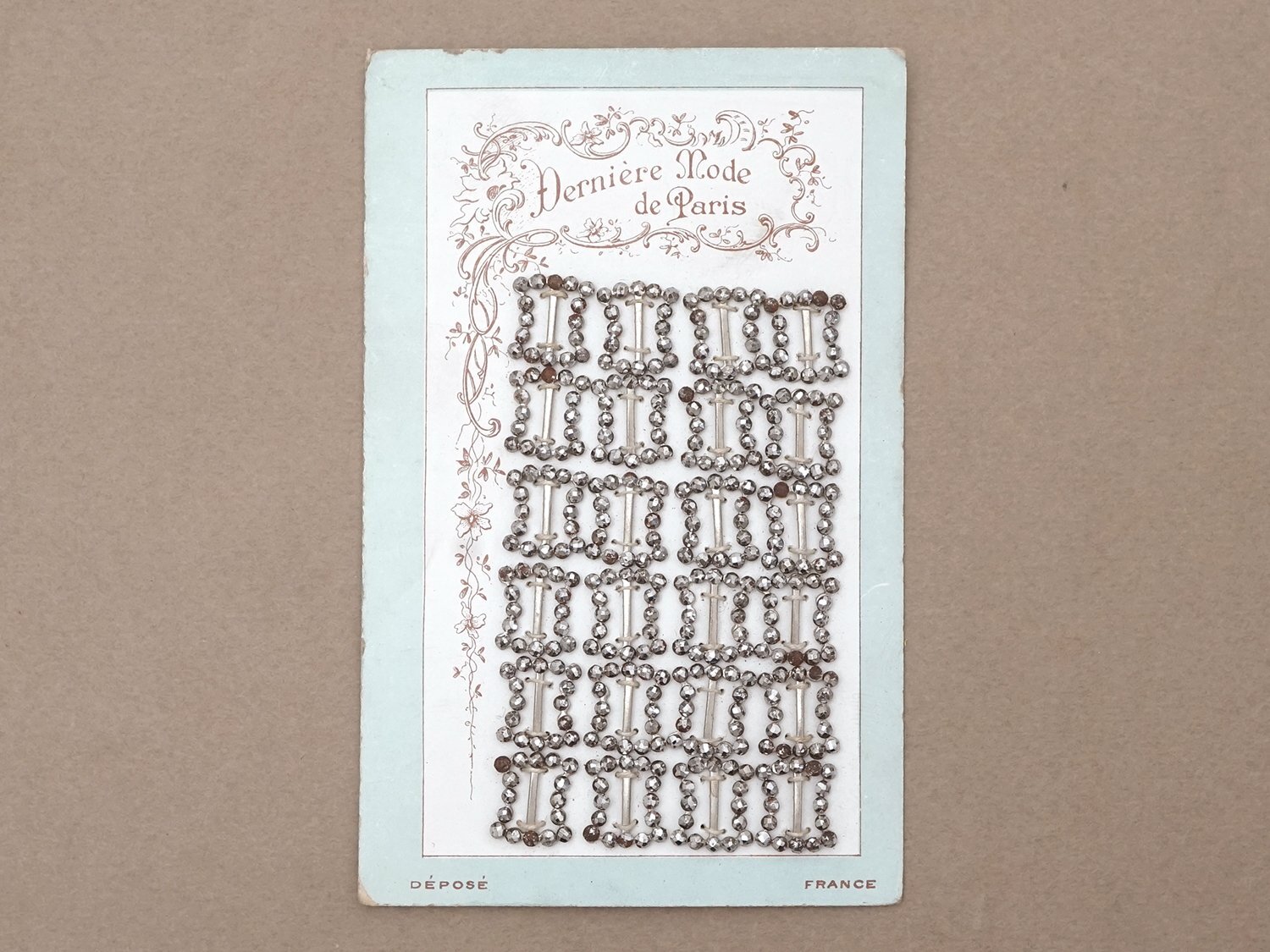 画像2: アンティーク スチール製 とても小さなバックル 24点セット1.25×1.1cm ドール用  (2)