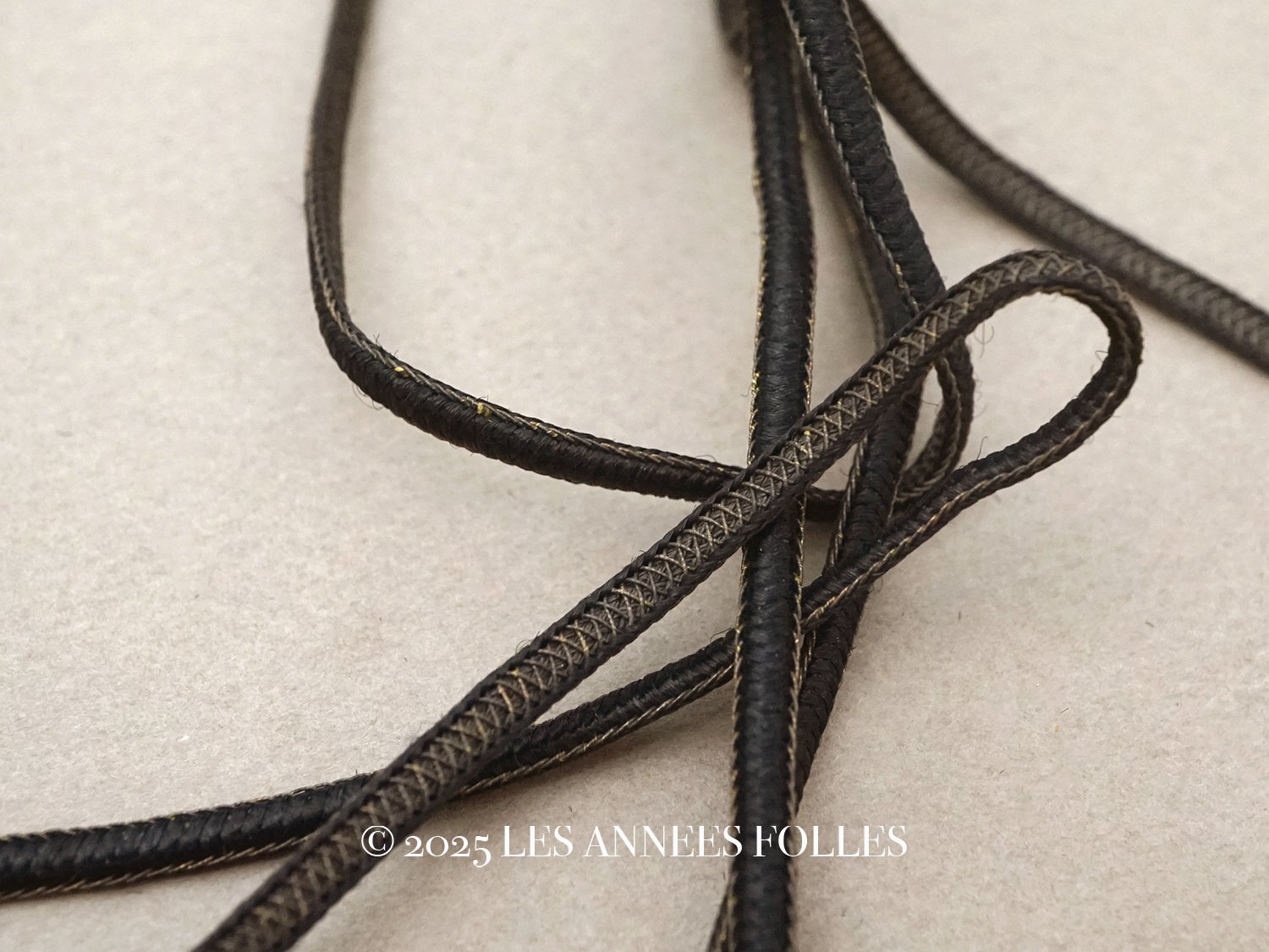 画像1: 19世紀末 アンティーク トリム ブラウン＆ブラック＆金糸 3mm幅 2.54〜4.5m (1)