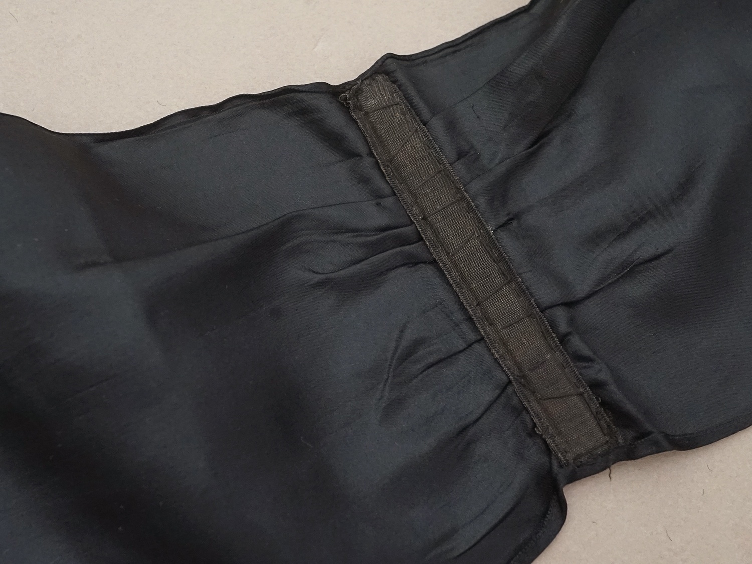 画像5: アンティーク 7つの小さなリボン付ベルト シルクサテン 黒 (5)