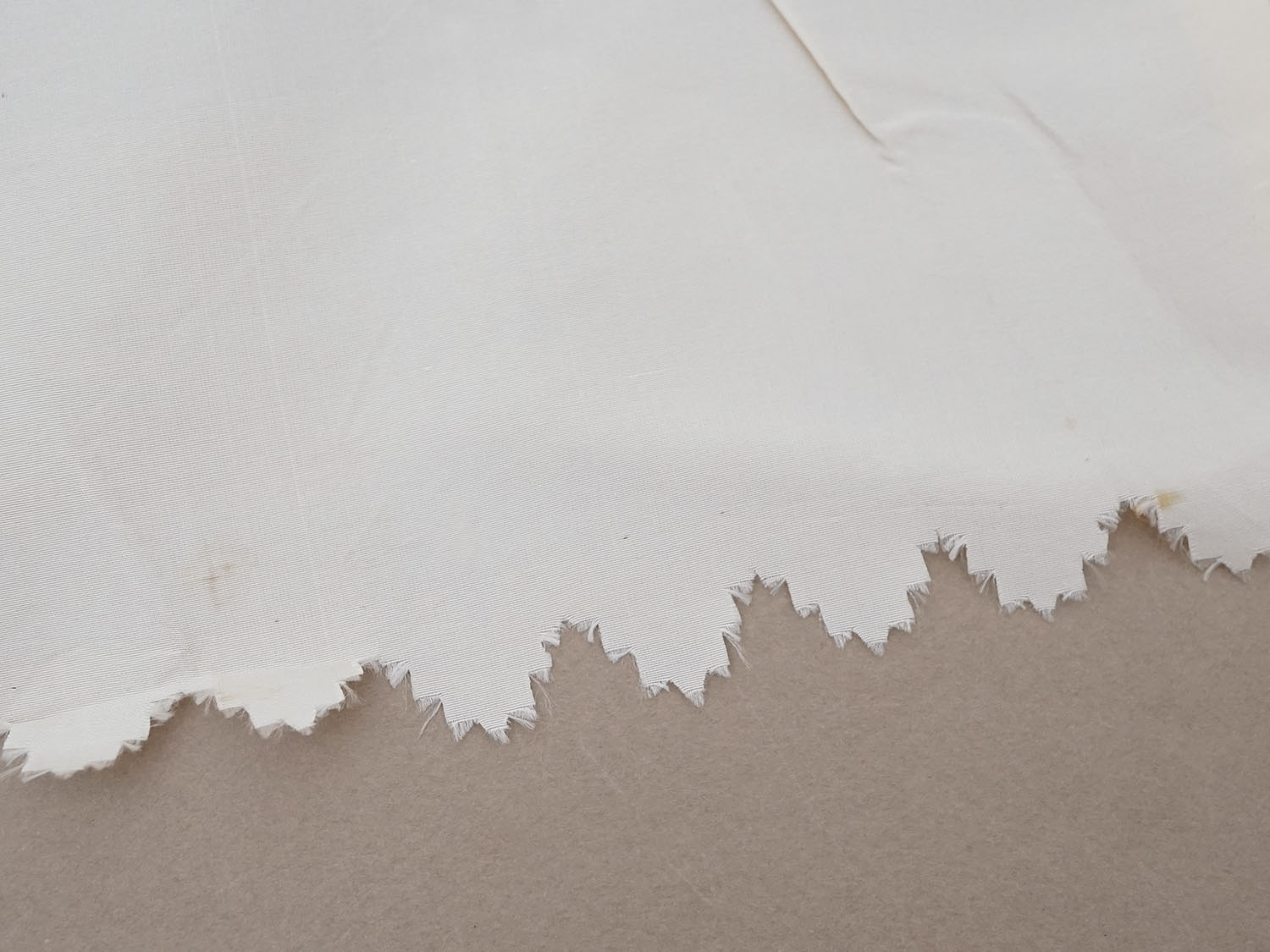 画像10: アンティーク シルク製 幅広 ドレスの裾 エクリュ 3.55m 18cm幅 ドレスパーツ (10)