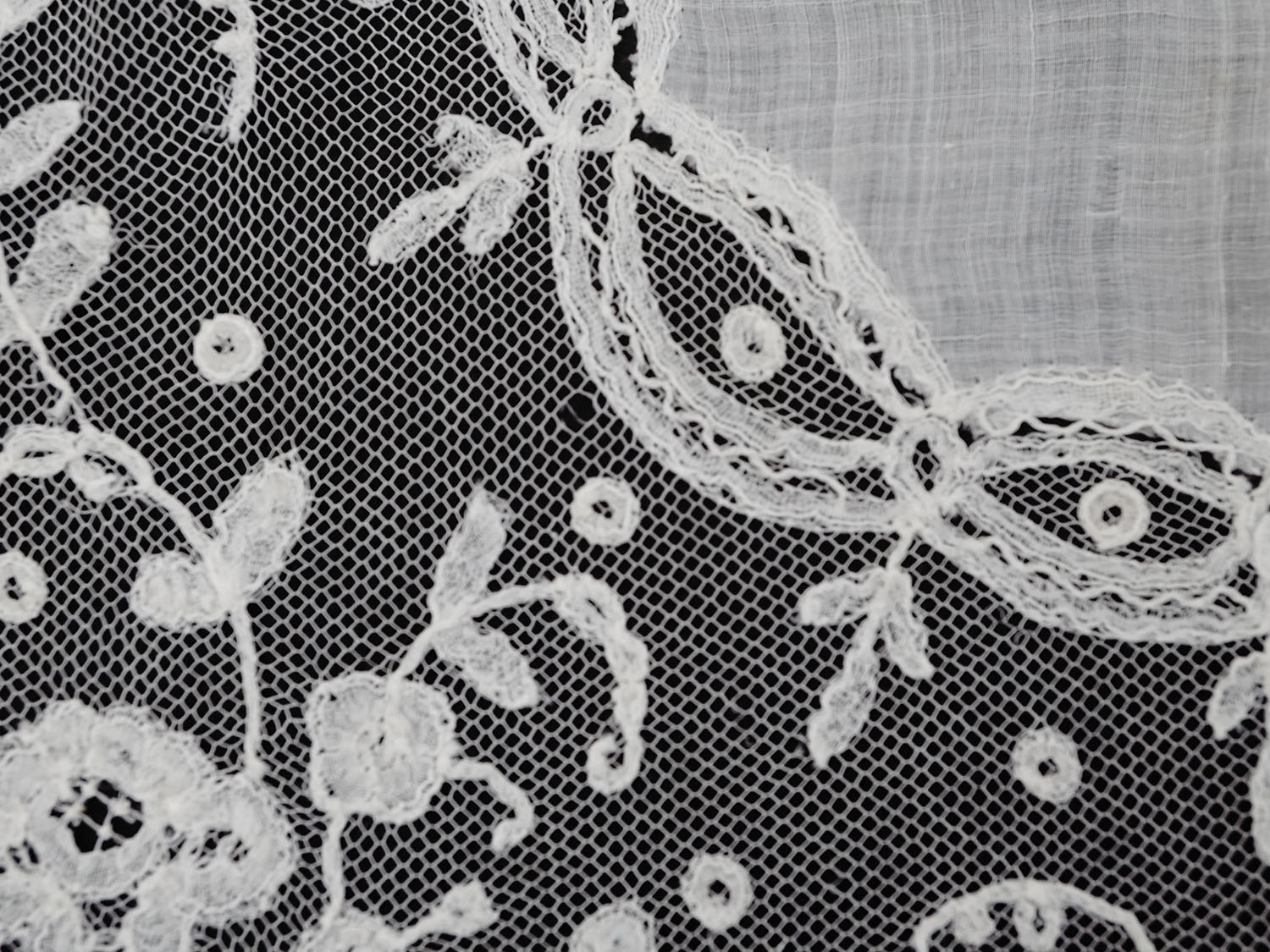 画像6: 19世紀末 アンティーク  結婚式のハンカチ 薔薇模様 アプリカシオン・アングルテール (ボビンレース)  (6)