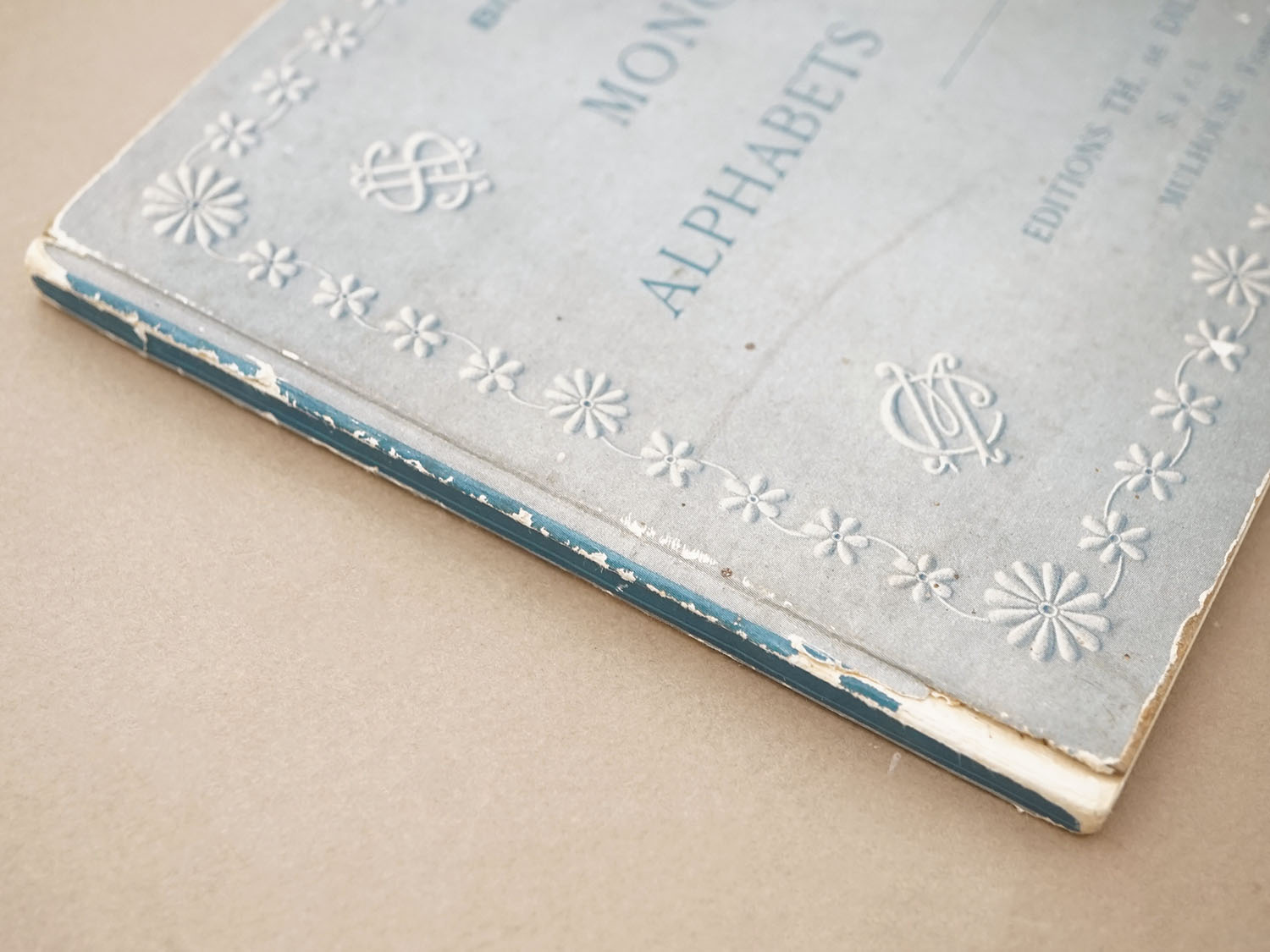 画像3: アンティーク DMC 刺繍図案帳 MONOGRAMMES ET ALPHABETS COMBINABLES - BIBLIOTHEQUE D.M.C - (3)