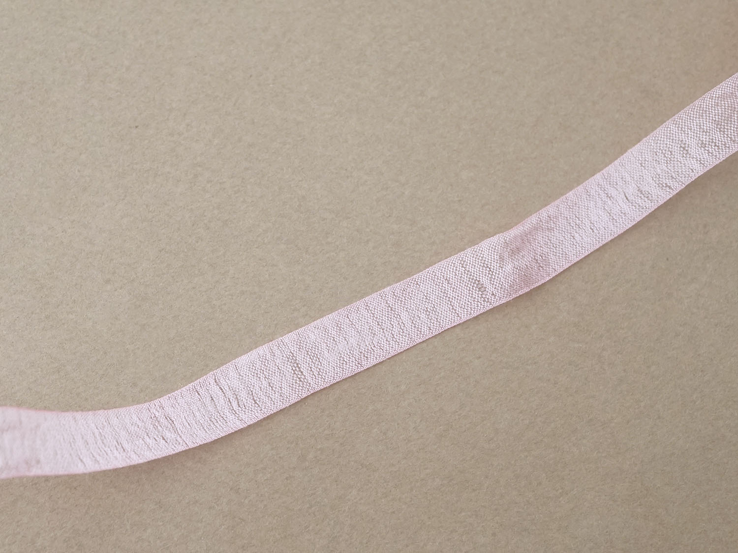 画像2: アンティーク シルクオーガンジーのリボン ベビーピンク 3m 10mm幅  (2)
