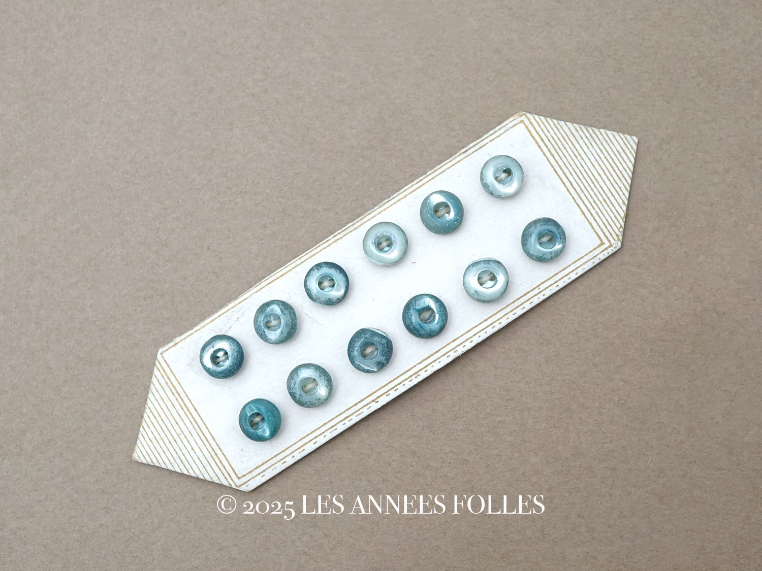 画像1: アンティーク マザーオブパール製 極小 ボタン 6mm 12ピース シェルボタン ブルーグリーン (1)