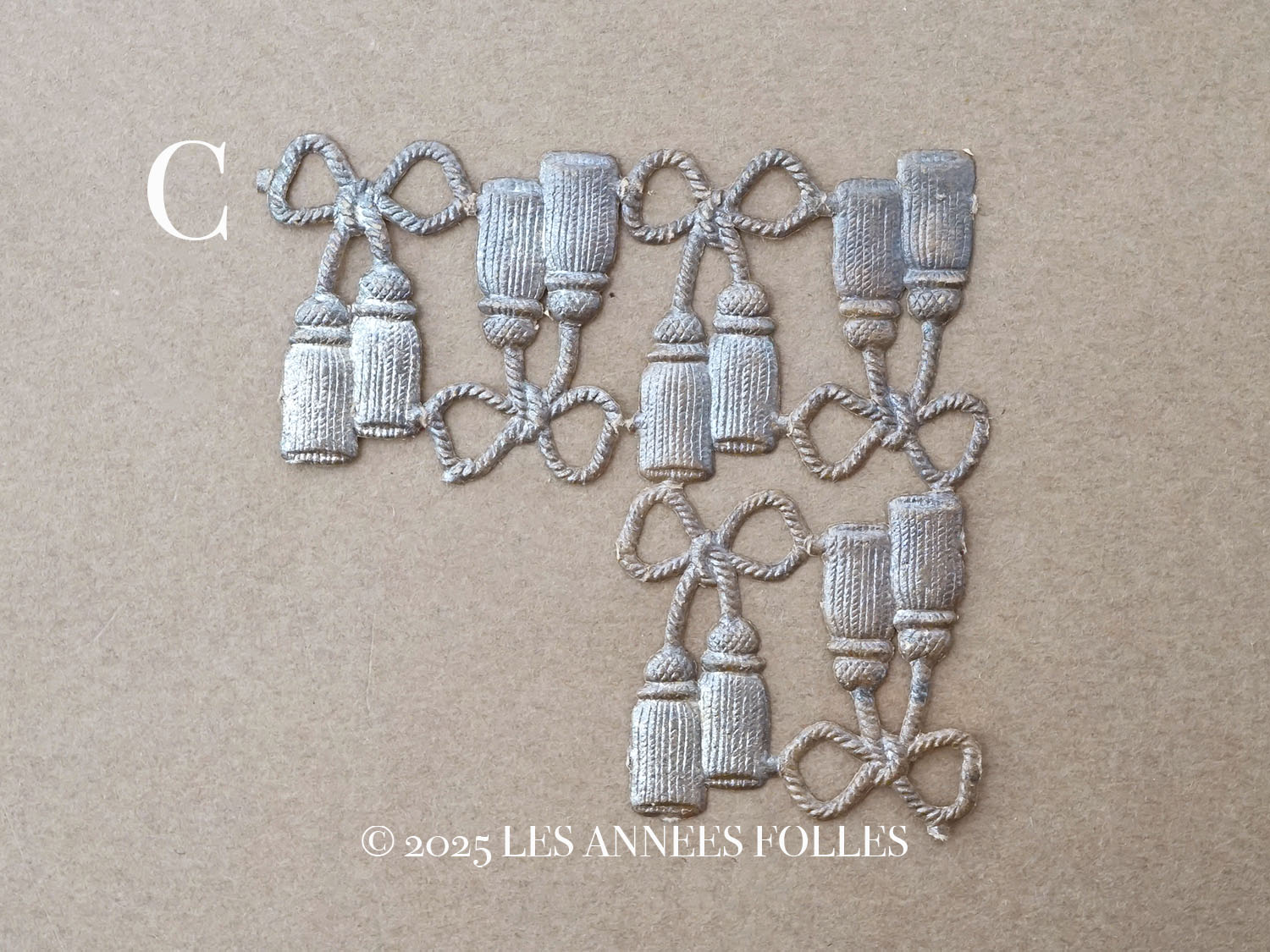 画像7: 1900年頃 アンティーク 小さなタッセル ダイカットクロモ 5〜6点のセット (7)