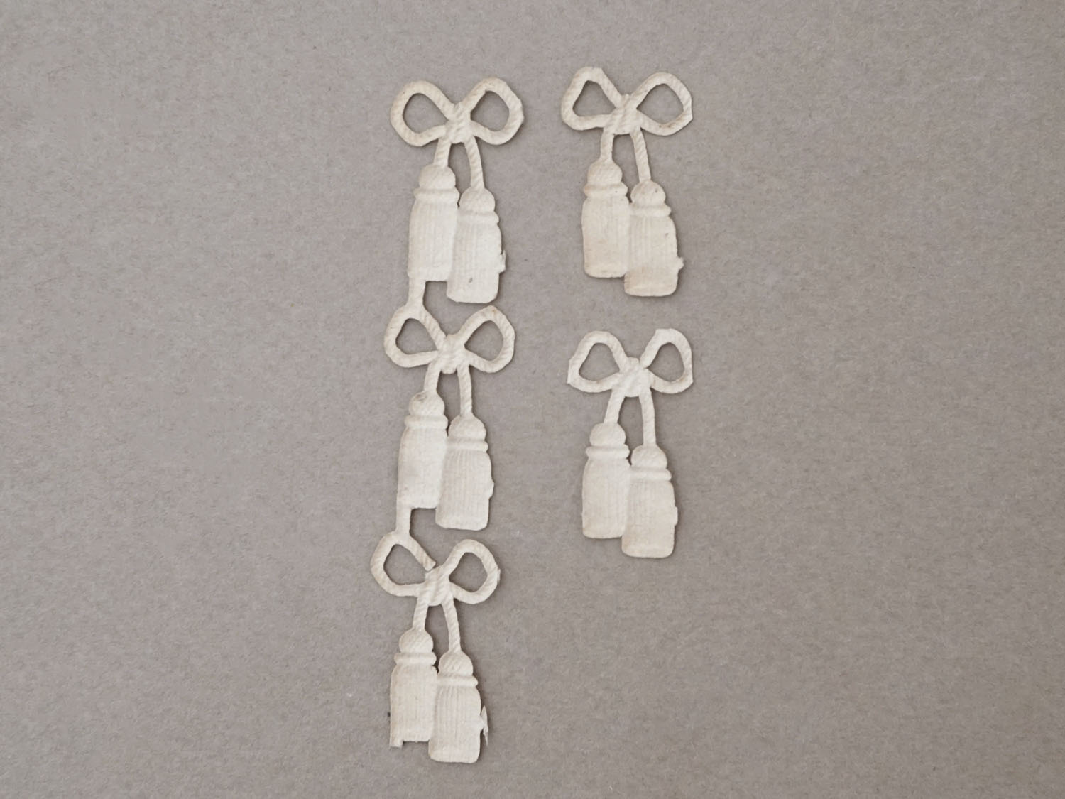 画像10: 1900年頃 アンティーク 小さなタッセル ダイカットクロモ 5〜6点のセット (10)