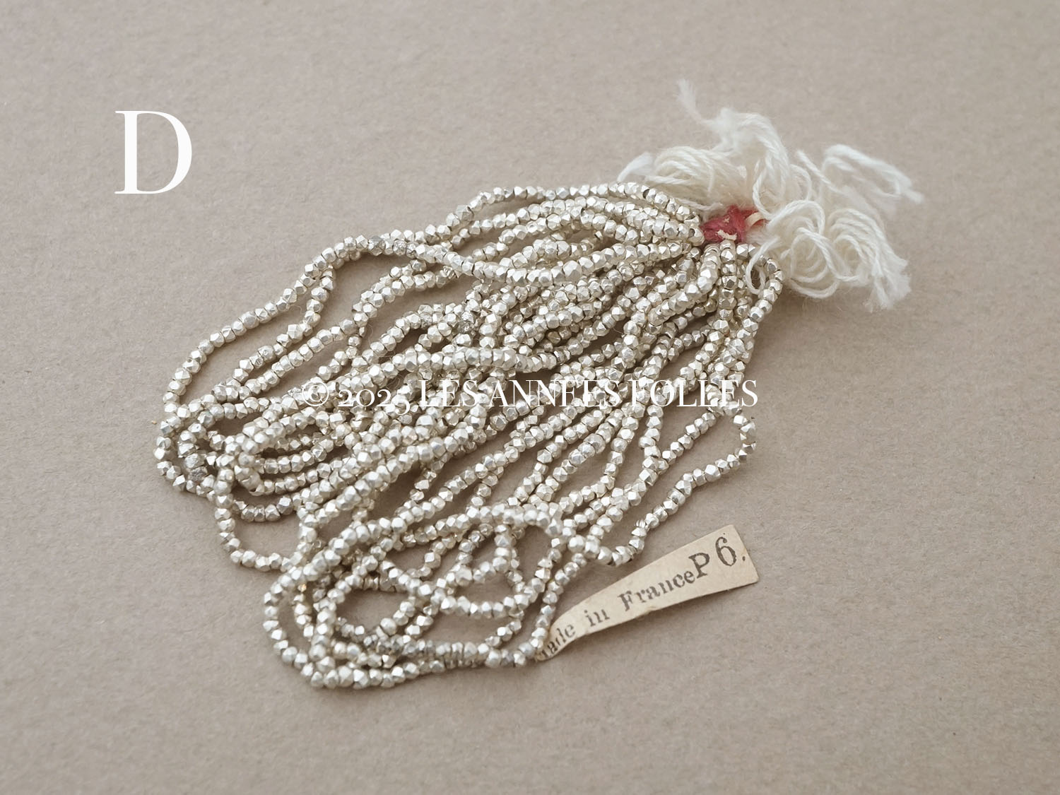 画像9: 【セール対象外】【クーポン対象外】アンティーク メタルビーズ 極小 カット入り ホワイトシルバー メタル製 ビーズ P6 (9)