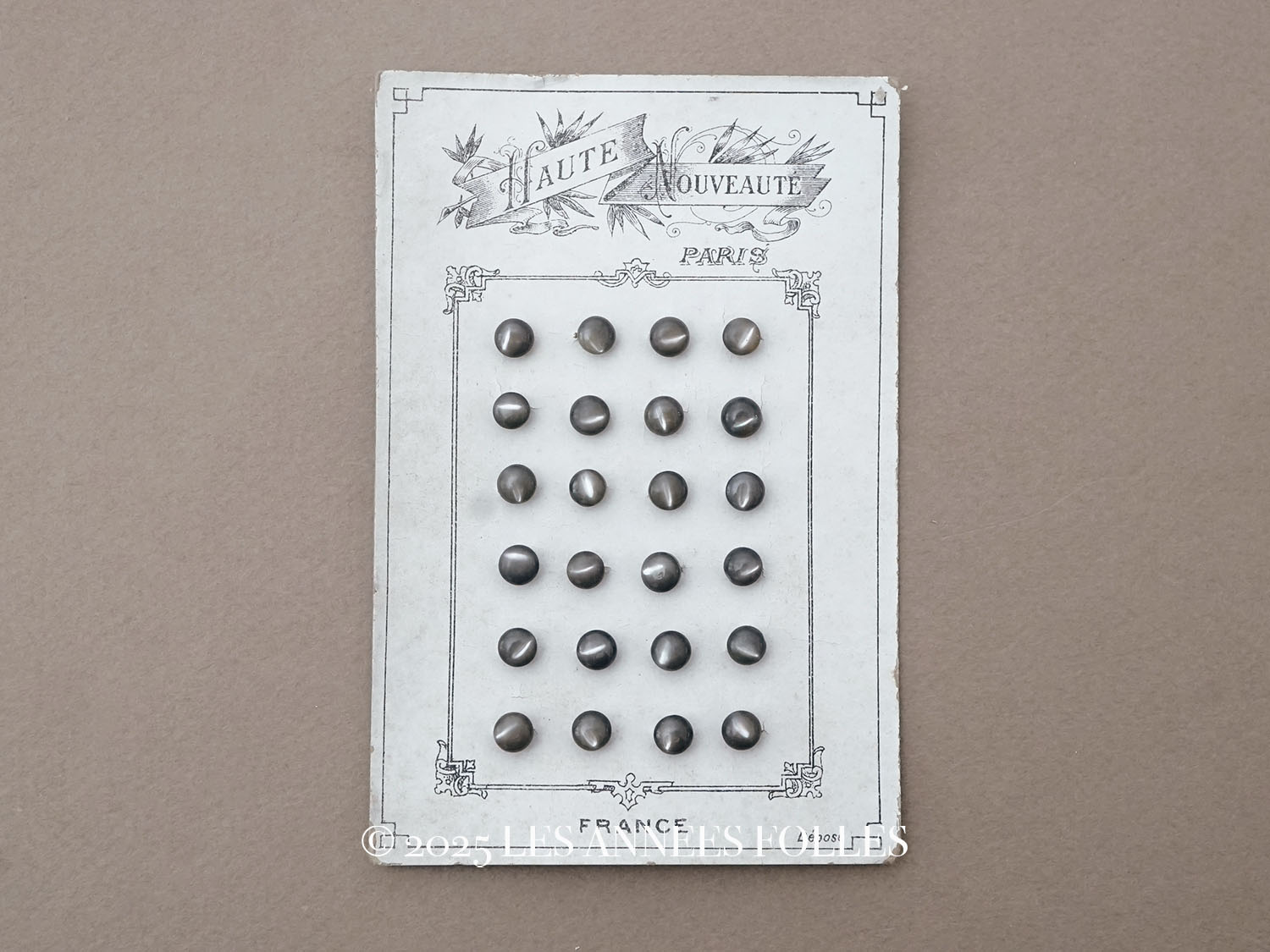 画像1: アンティーク マザーオブパール製 極小 ボタン 5mm 24ピース シェルボタン チャコールグレー (1)