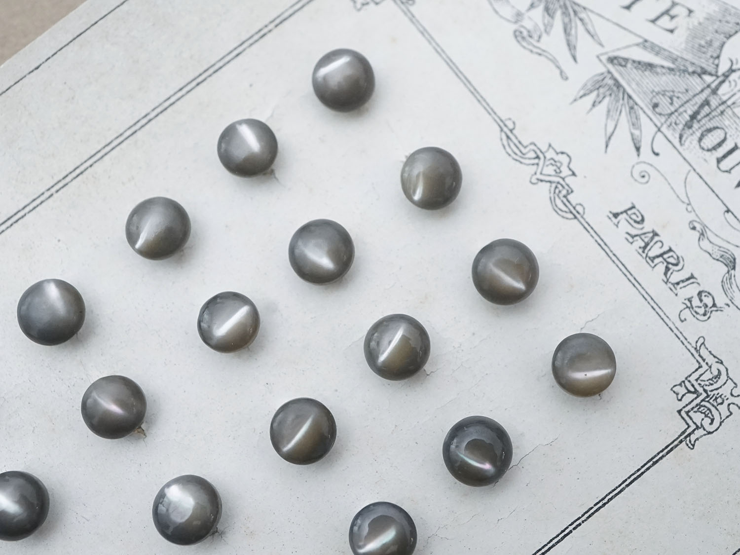 画像5: アンティーク マザーオブパール製 極小 ボタン 5mm 24ピース シェルボタン チャコールグレー (5)