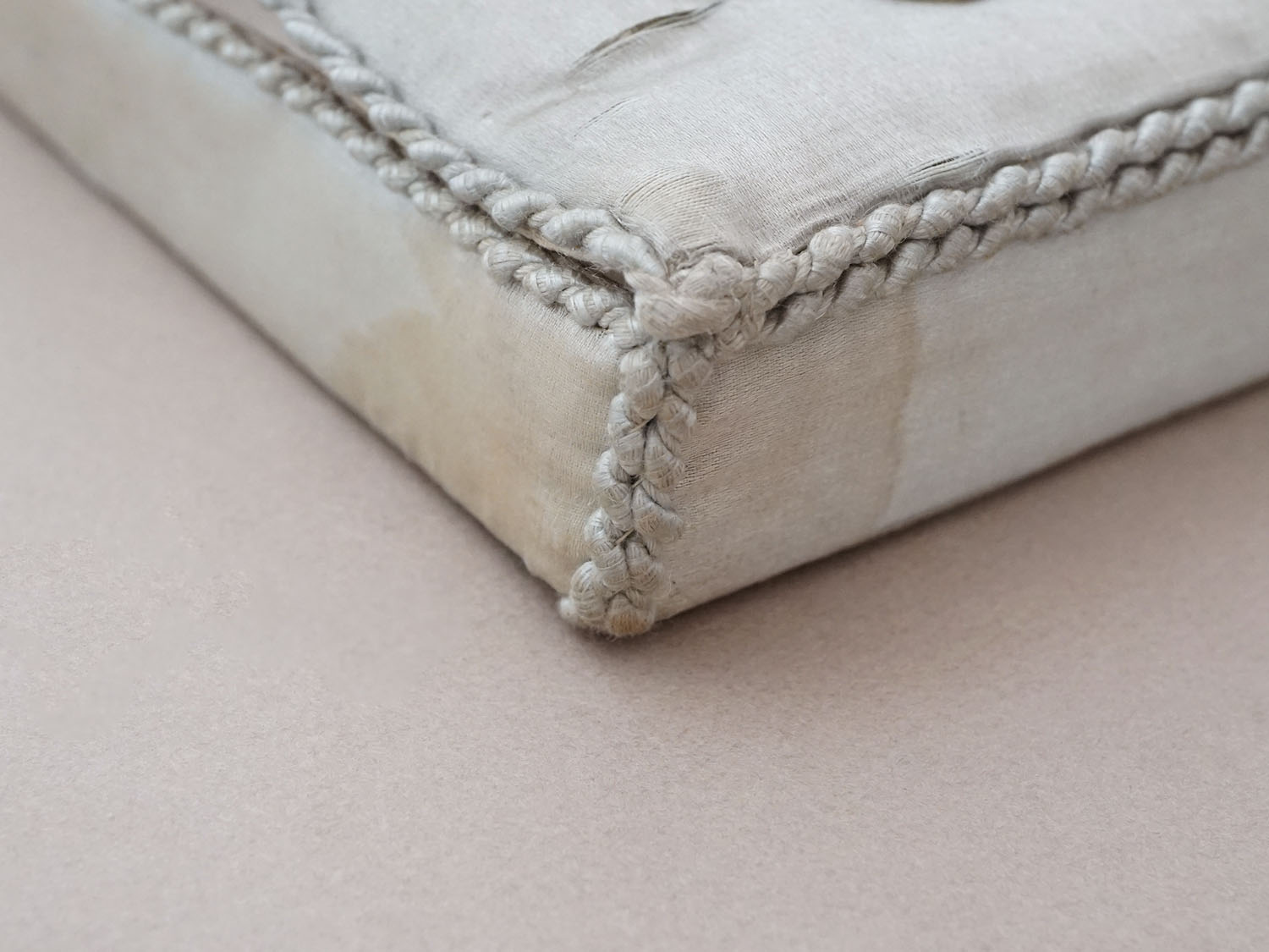 画像18: アンティーク リボン刺繍 パウダーブルーのシルクボックス  (18)