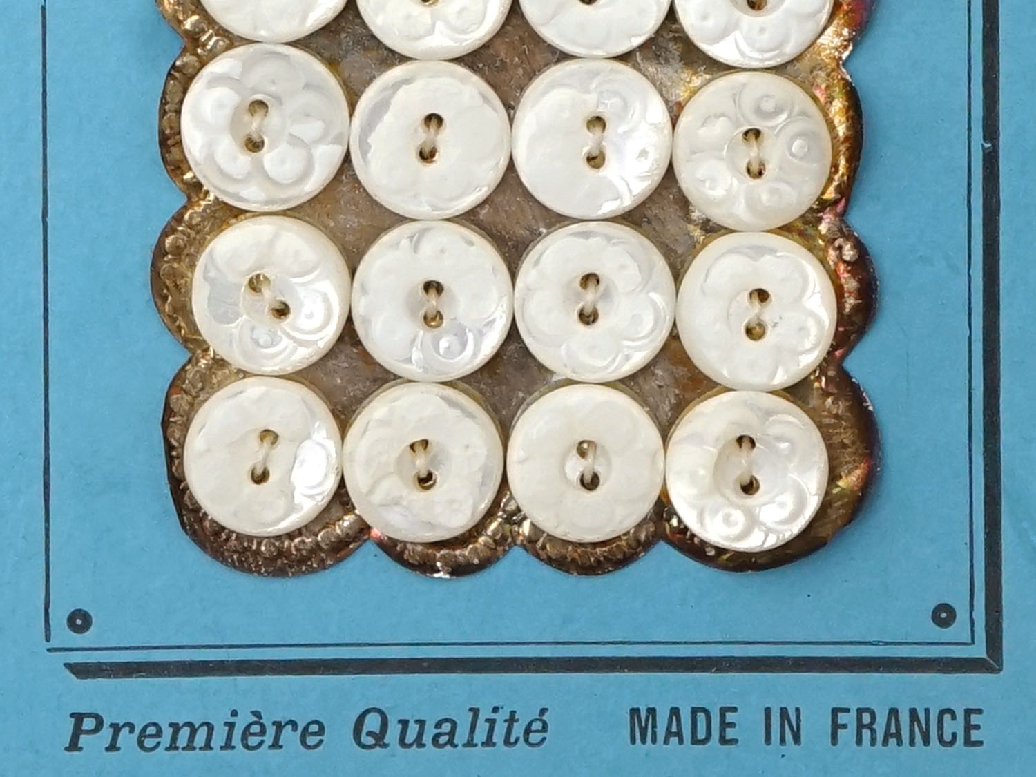 画像4: アンティーク 花模様 シェルボタン 8.5mm 24ピース  (4)