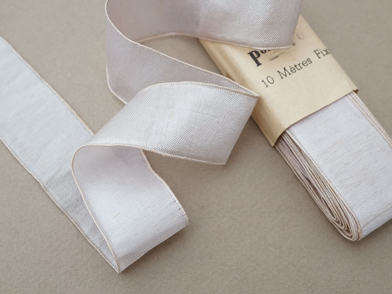 画像2: アンティーク オーガンジーのリボン パウダーパープル 10m  (2)