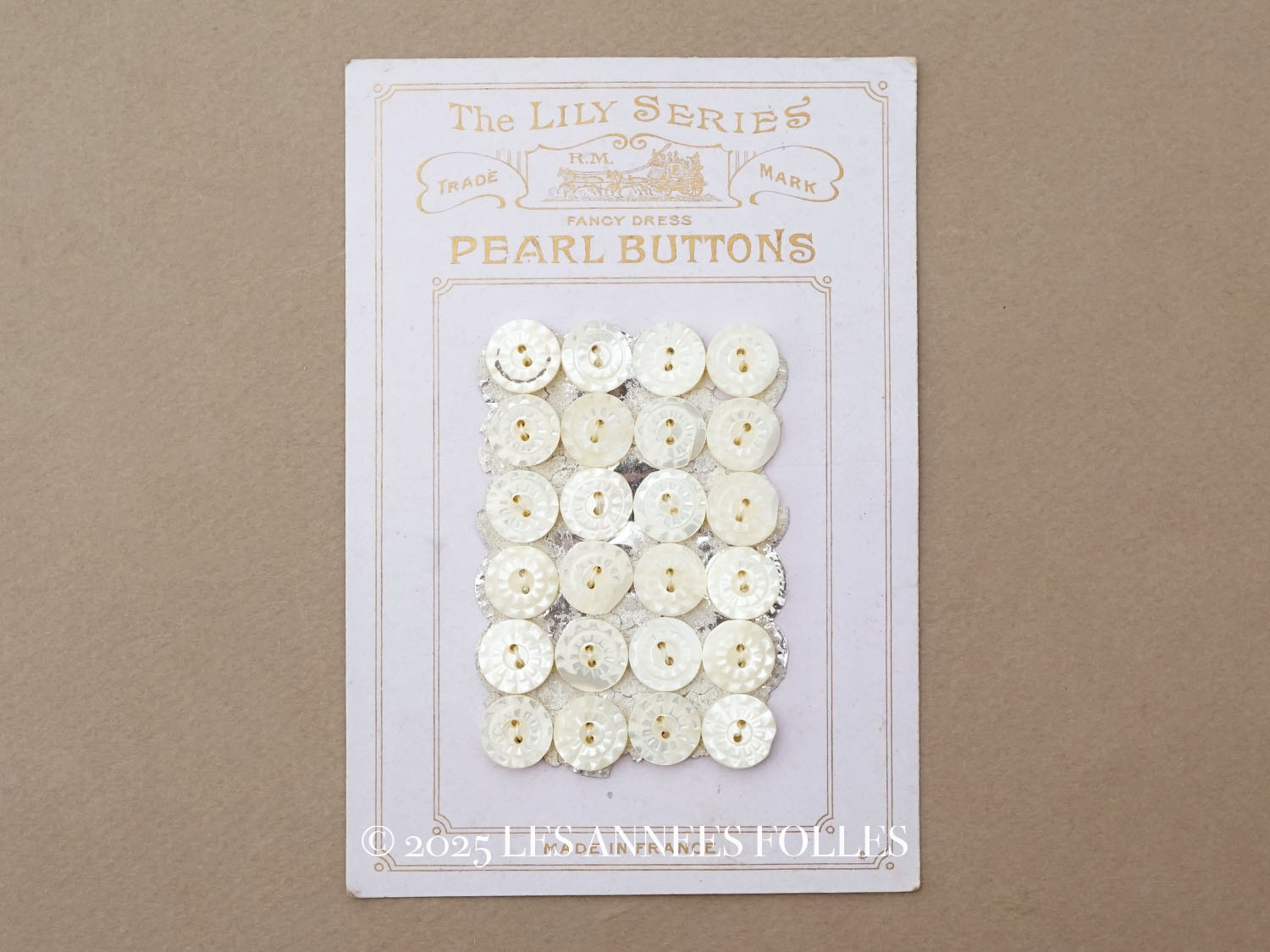 画像1: アンティーク カット入り シェルボタン 11mm 24ピース  (1)