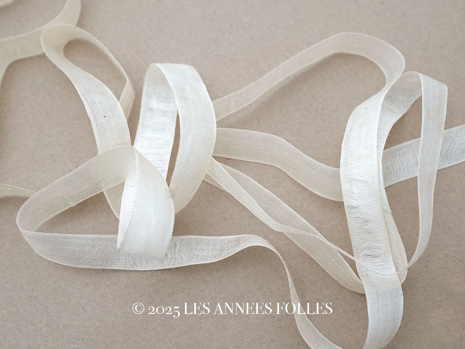 画像1: アンティーク シルクオーガンジーのリボン オフホワイト 9mm幅  (1)