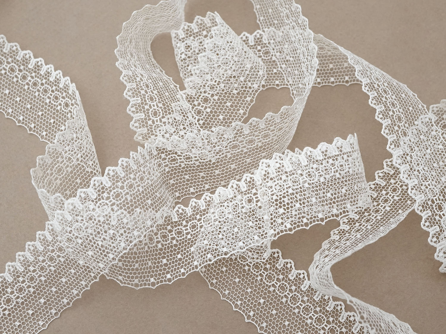 画像4: アンティーク ドット柄 スカラップ チュールレース 3cm幅 (4)