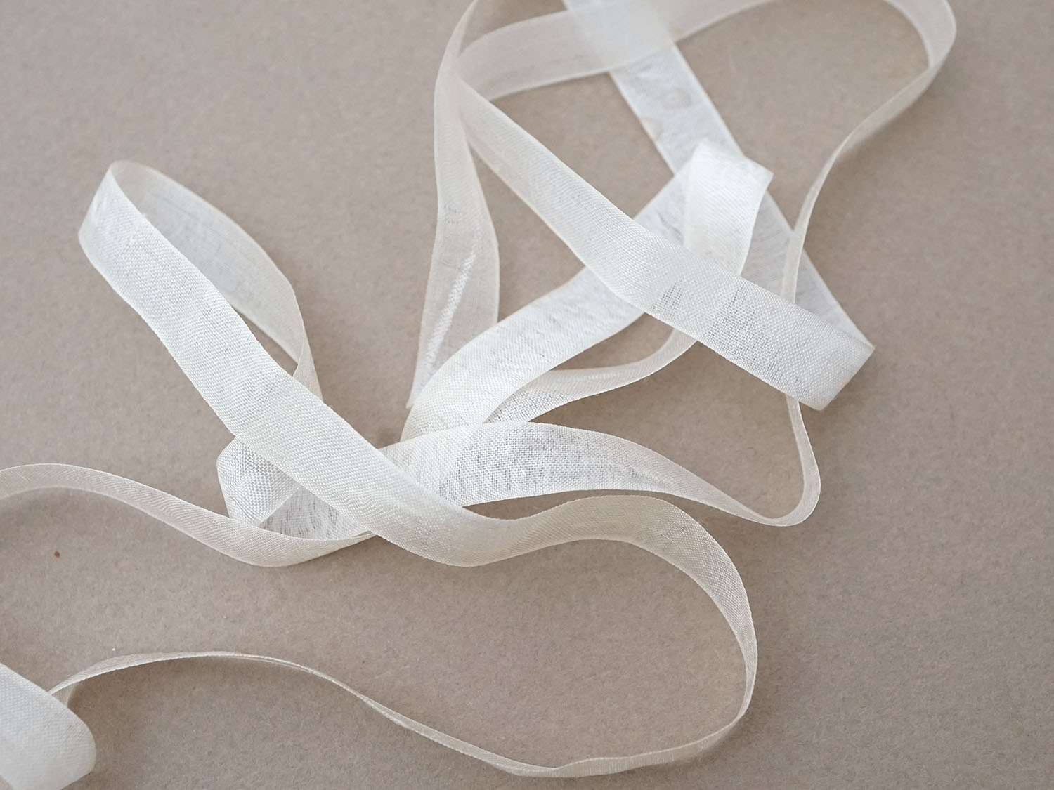 画像3: アンティーク シルクオーガンジーのリボン オフホワイト 9mm幅  (3)