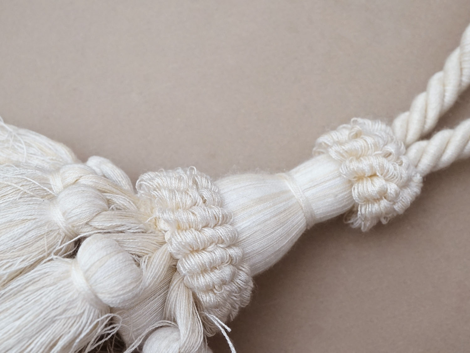 画像4: ＊蚤の市セット＊ 1900年頃 アンティーク タッセル 2点セット オフホワイト (4)