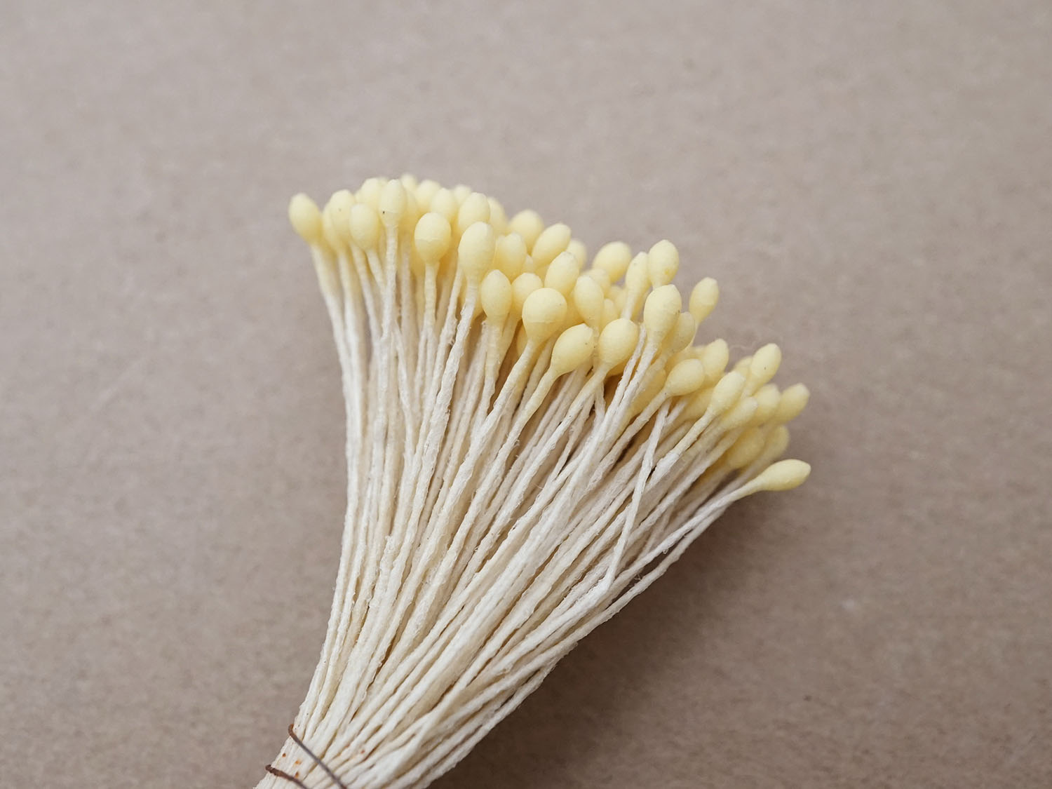 画像2: アンティーク 花芯 ペップ 布花用 クリームイエロー (2)