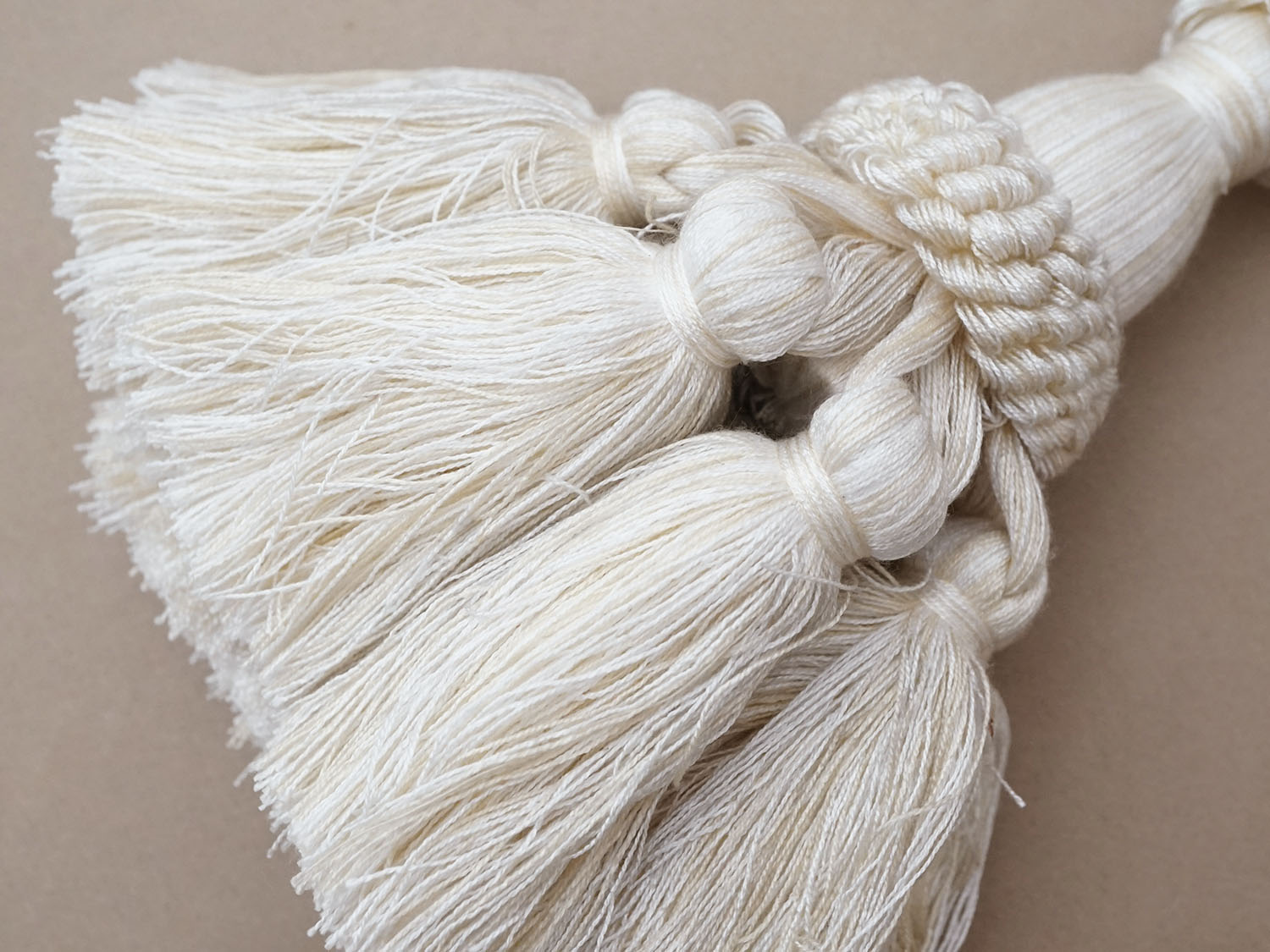 画像3: ＊蚤の市セット＊ 1900年頃 アンティーク タッセル 2点セット オフホワイト (3)