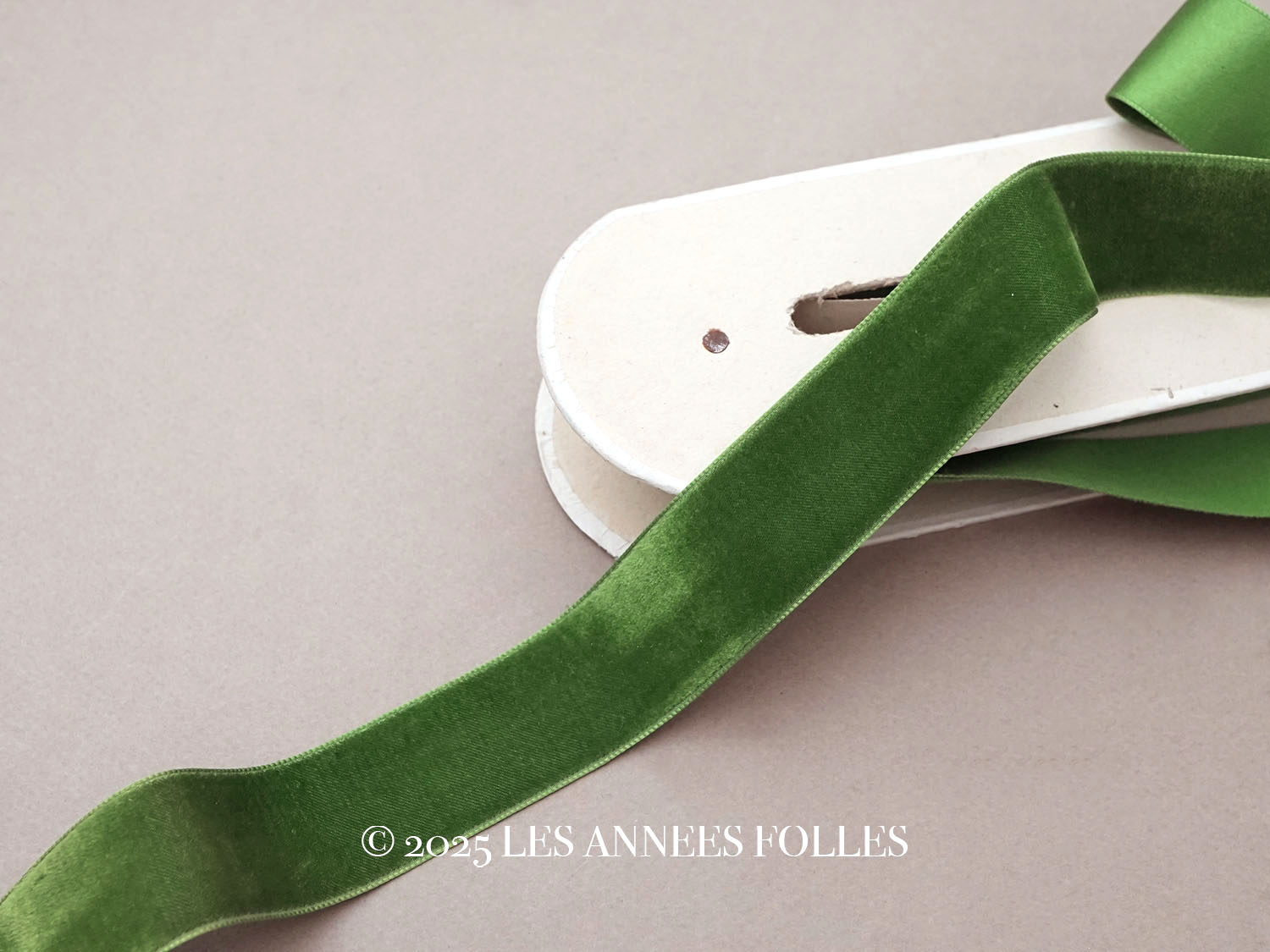 画像1: アンティーク シルク製 ベルベットのリボン アイビーグリーン ダブルフェイス 6m (1)