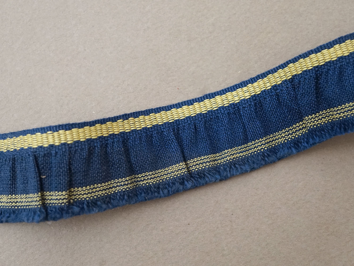 画像2: アンティーク ジャガード織 フリルリボン リネン製 インディゴブルー (2)