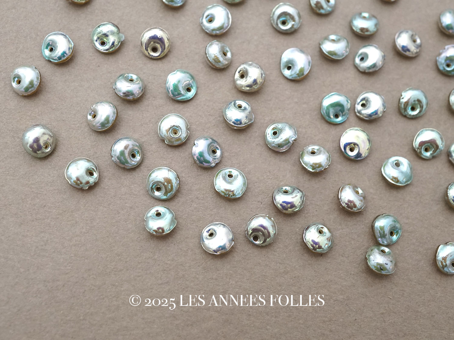 画像1: アンティーク ゼラチン製 スフレ スパンコール 60ピースのセット 約5mm ブルー・グリーン ラウンド型 (1)