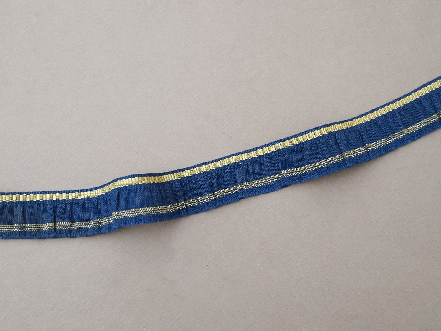 画像3: アンティーク ジャガード織 フリルリボン リネン製 インディゴブルー (3)