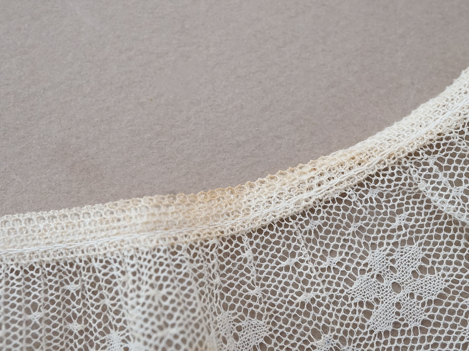 画像8: アンティーク プリーツレース 花模様 オフホワイト 75cm (8)