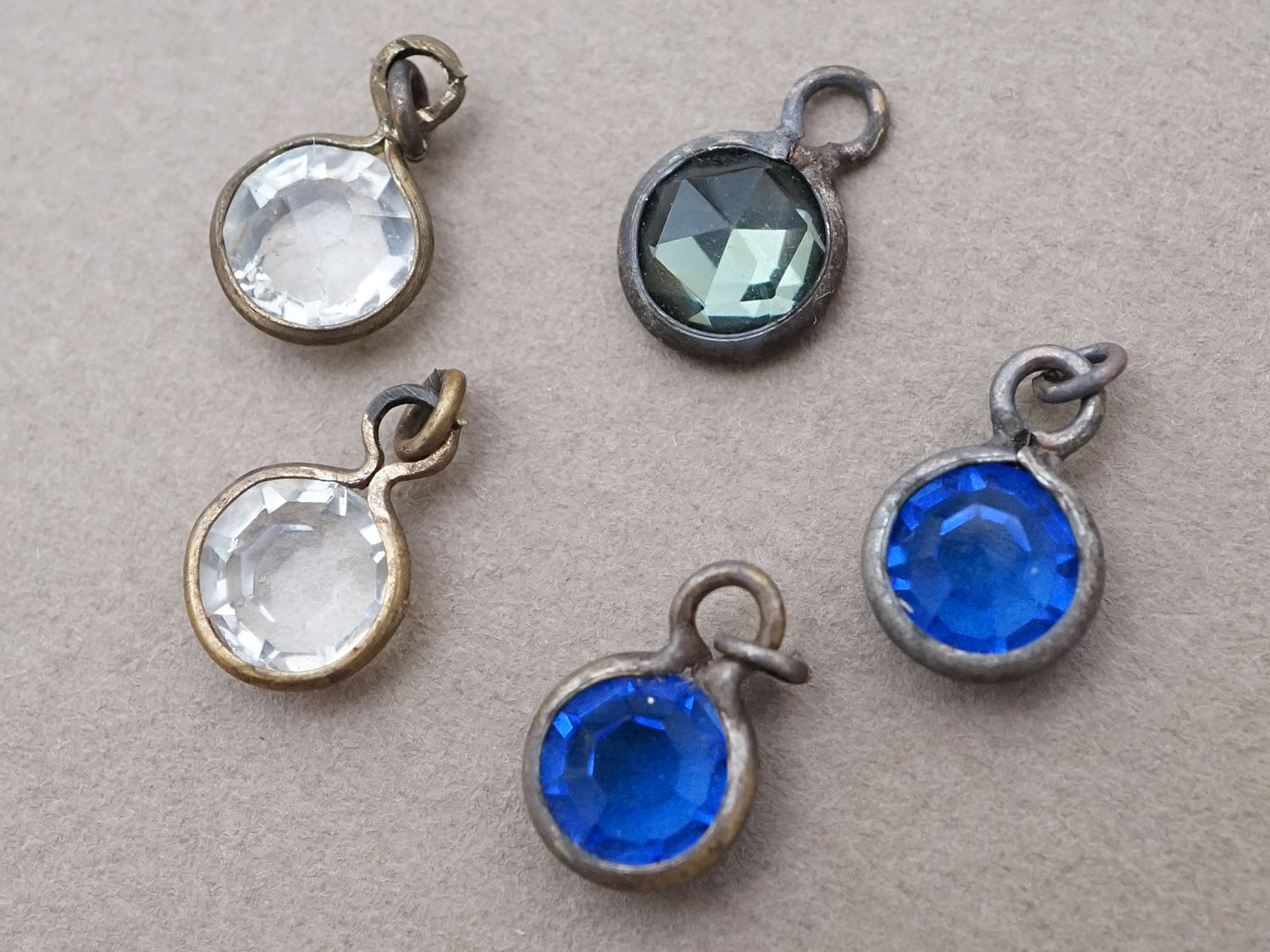 画像3: 19世紀末 アンティーク ラインストーン 5ピースのセット 8mm  (3)