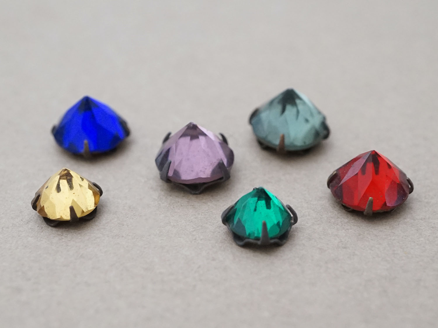 画像3: 19世紀末 アンティーク グラスストーン 6ピースのセット ラインストーン (3)