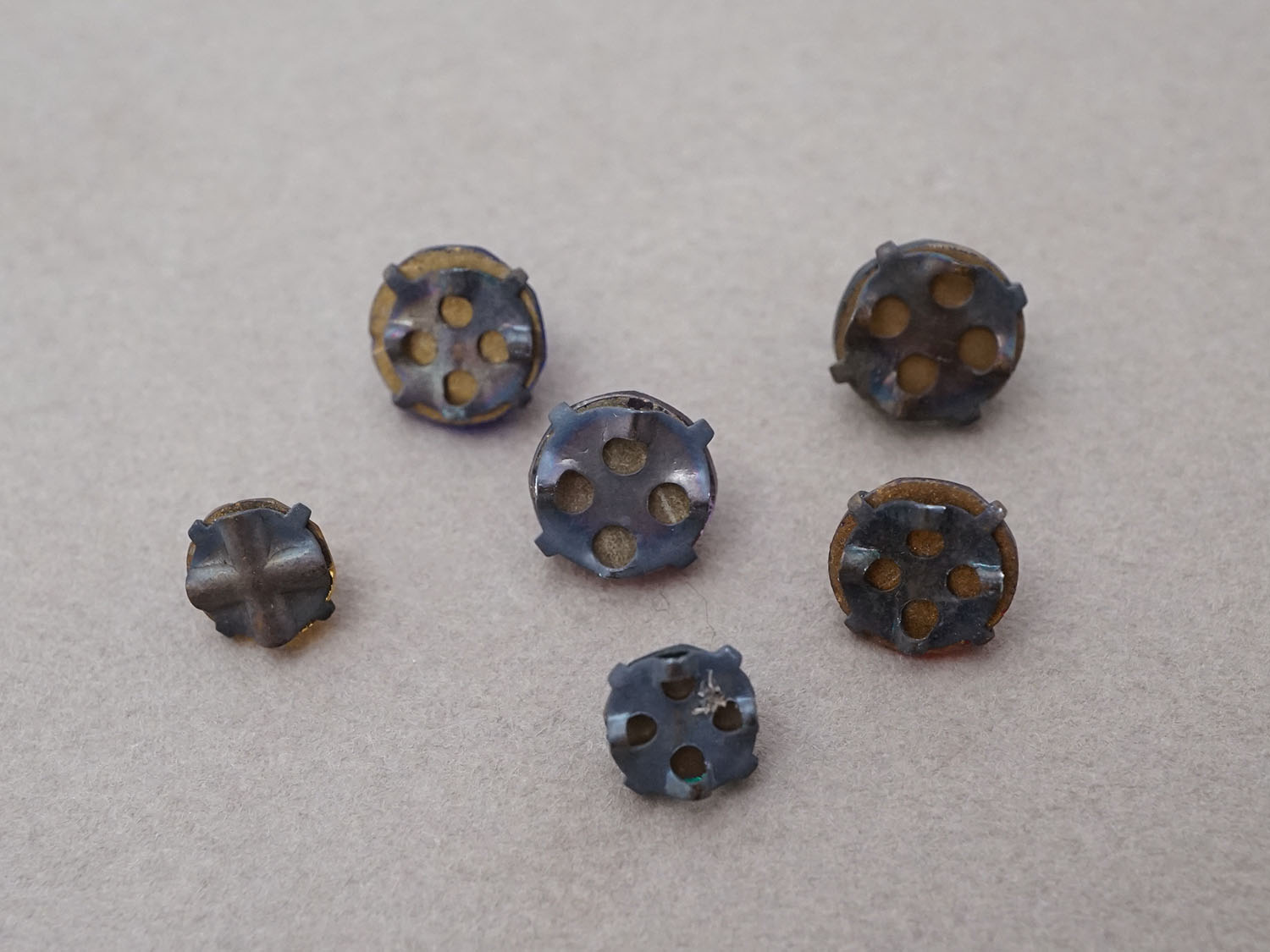 画像5: 19世紀末 アンティーク グラスストーン 6ピースのセット ラインストーン (5)